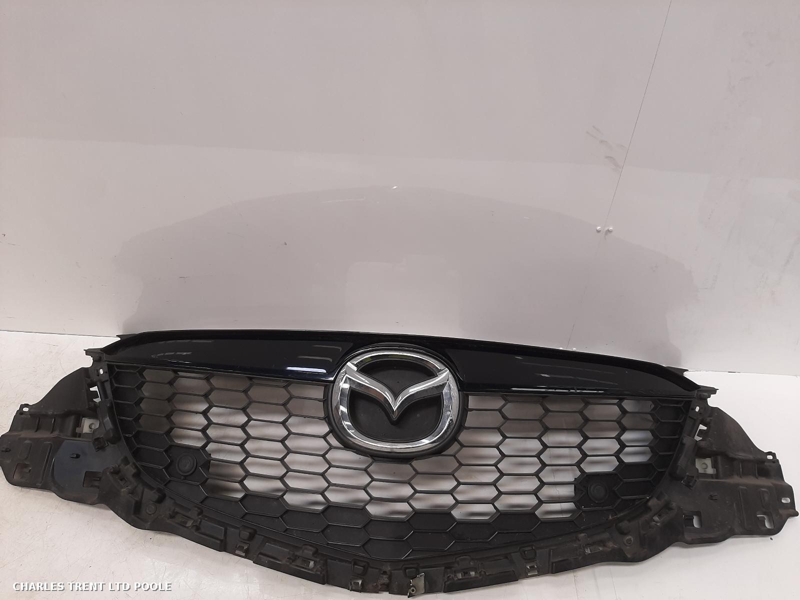 2012 - MAZDA - CX-5 - GRILLE