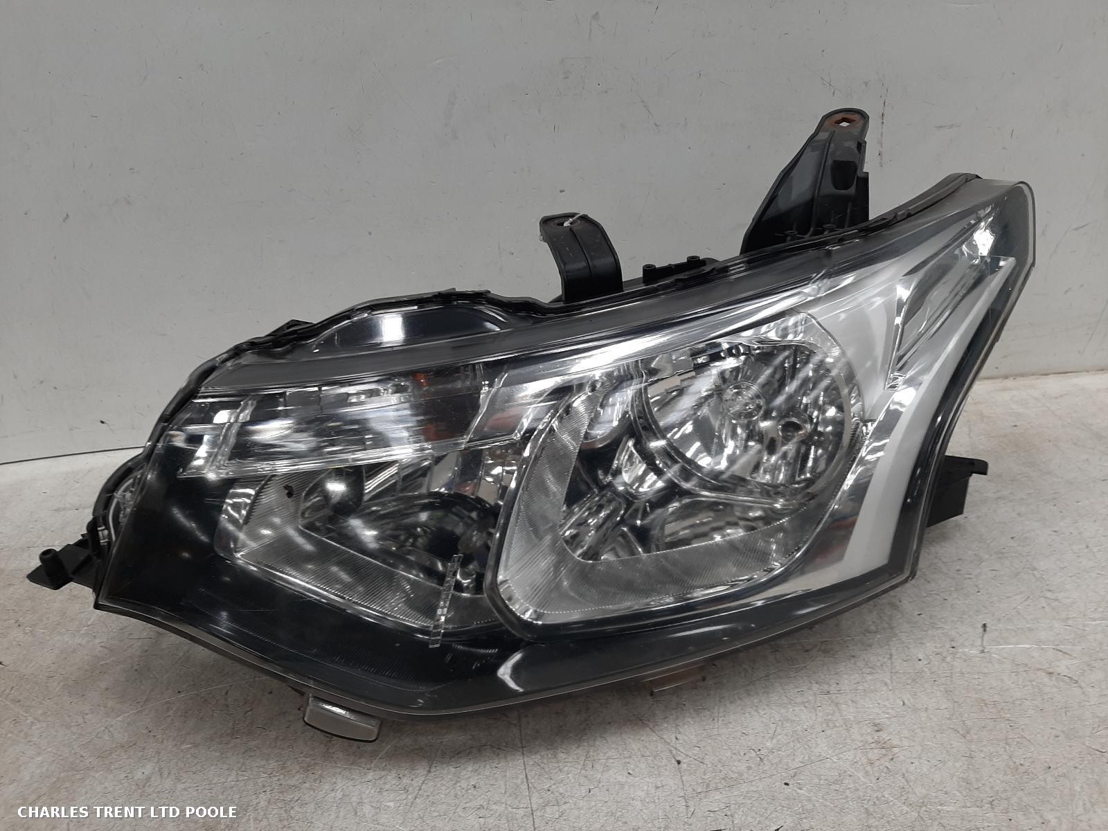 2013 - MITSUBISHI - OUTLANDER - HEADLIGHT / HEADLAMP (LEFT / PASSENGER SIDE)