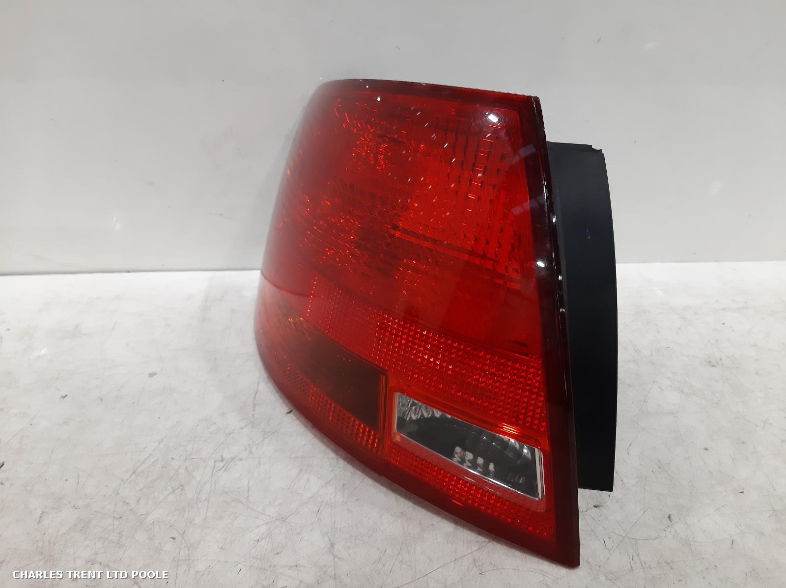 2005 - AUDI - A4 - TAIL LIGHT / REAR LIGHT (LEFT / PASSENGER SIDE)