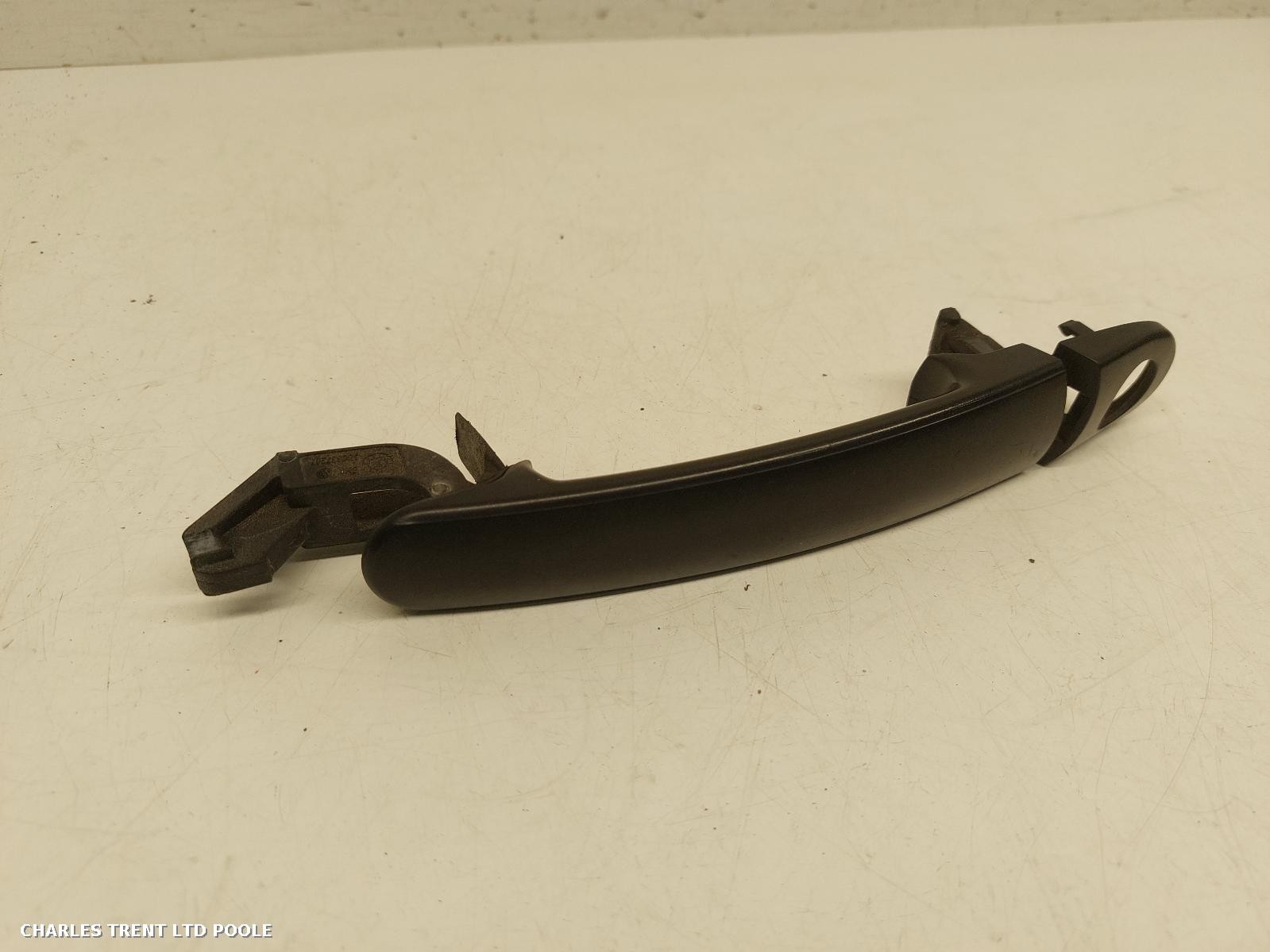 2004 - VOLKSWAGEN - POLO - DOOR HANDLE