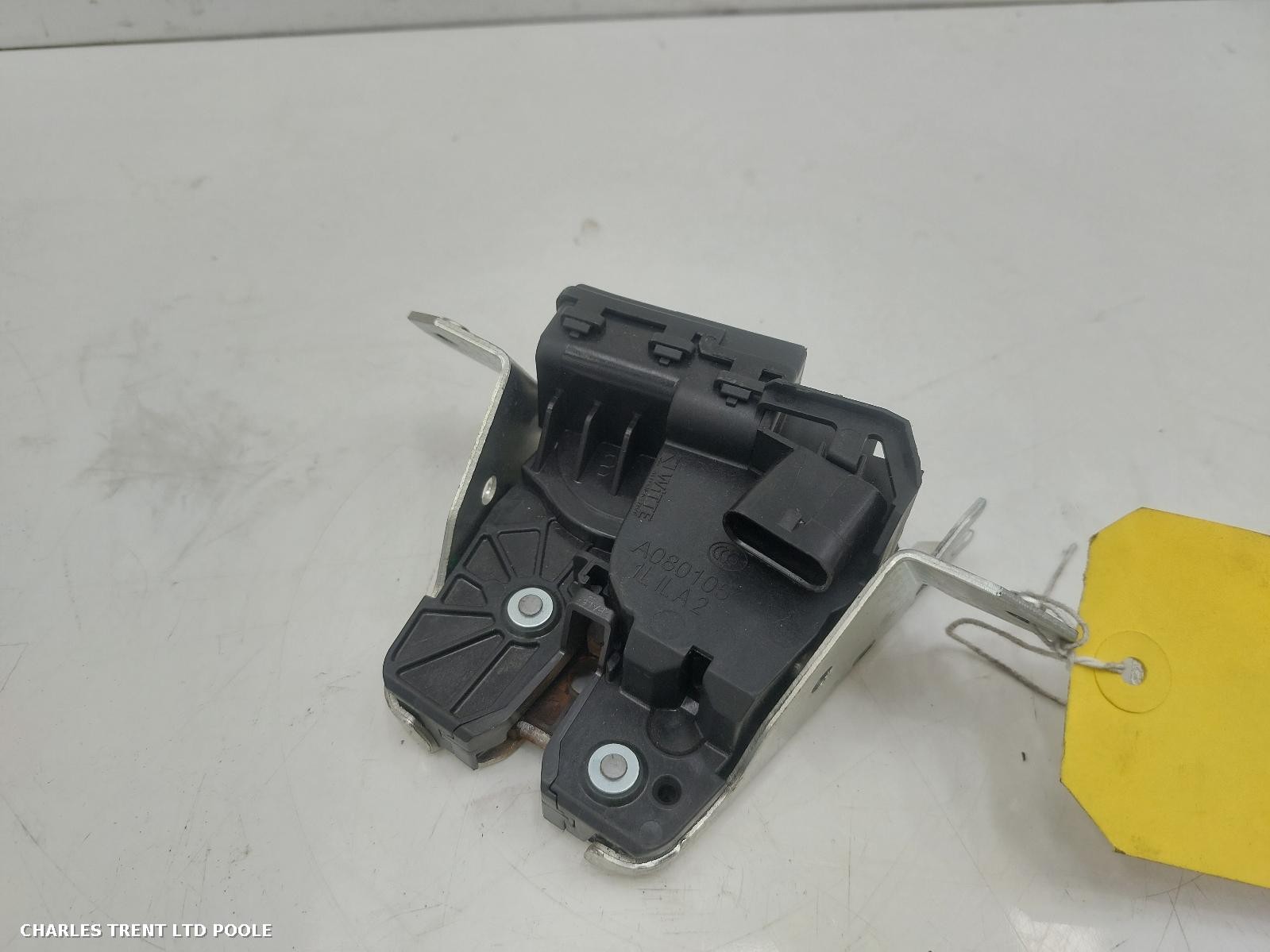 2019 - MERCEDES - B CLASS - TAILGATE LOCK