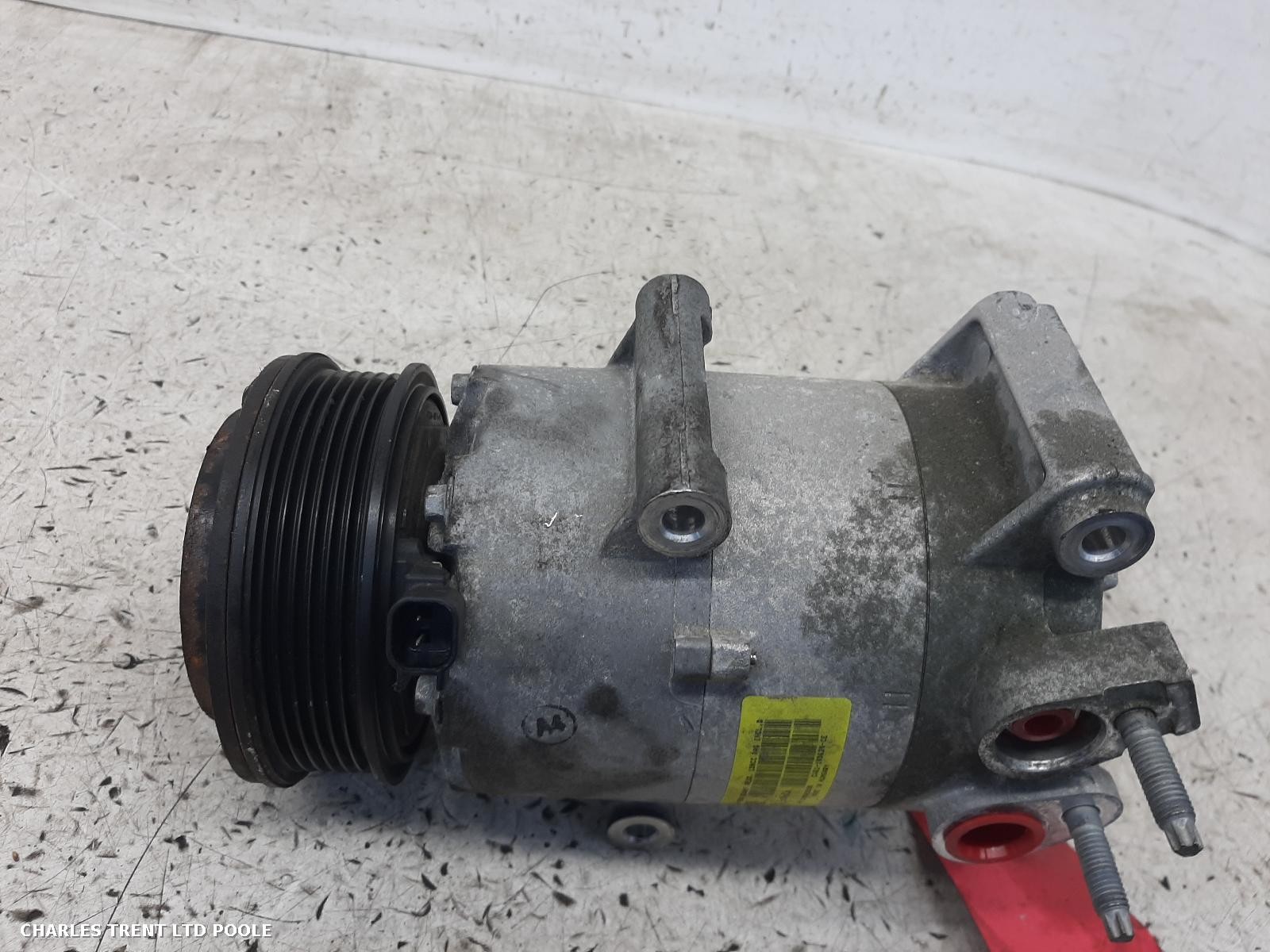 2015 - FORD - KUGA - AC COMPRESSOR