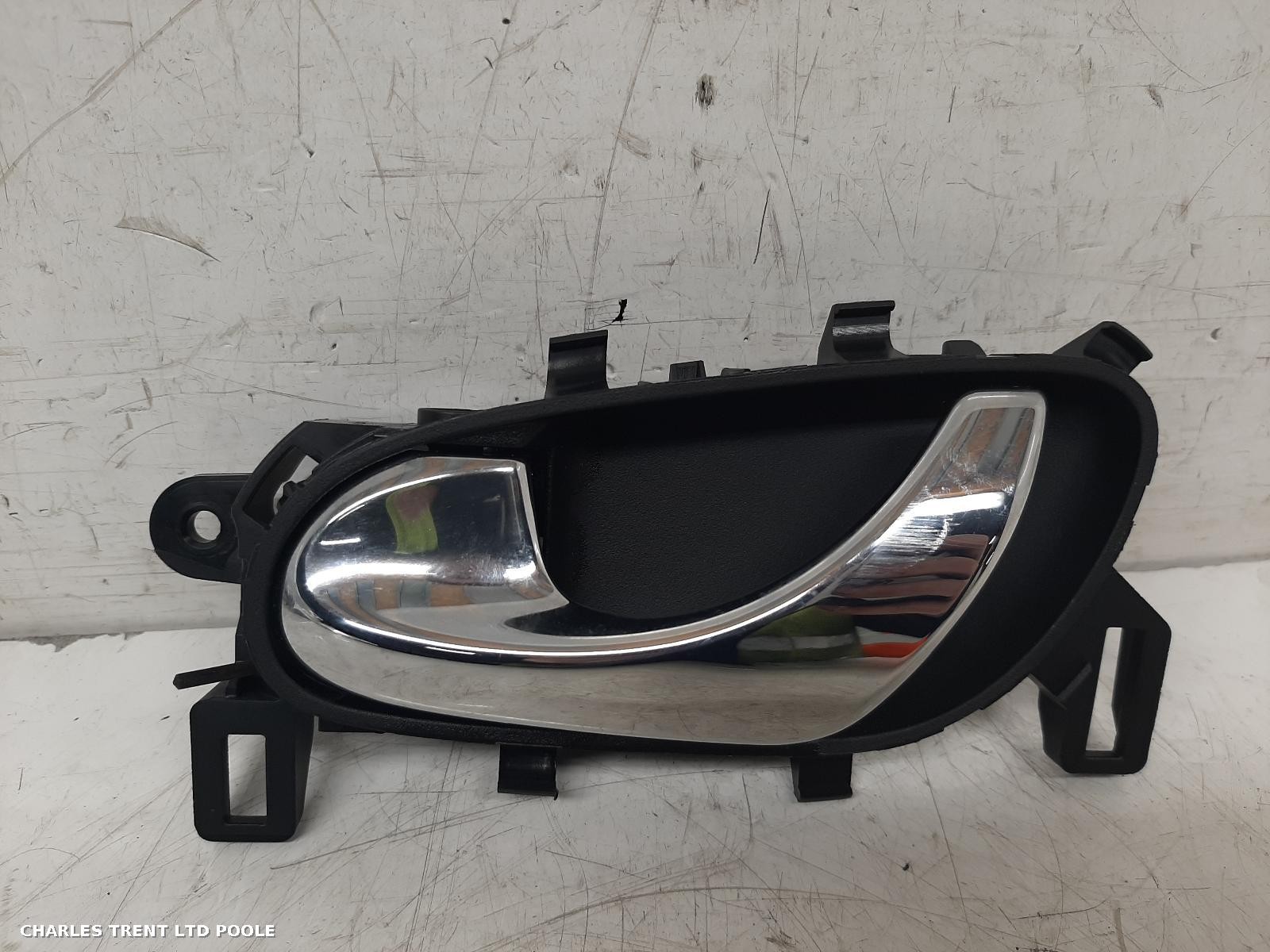 2020 - NISSAN - QASHQAI - DOOR HANDLE