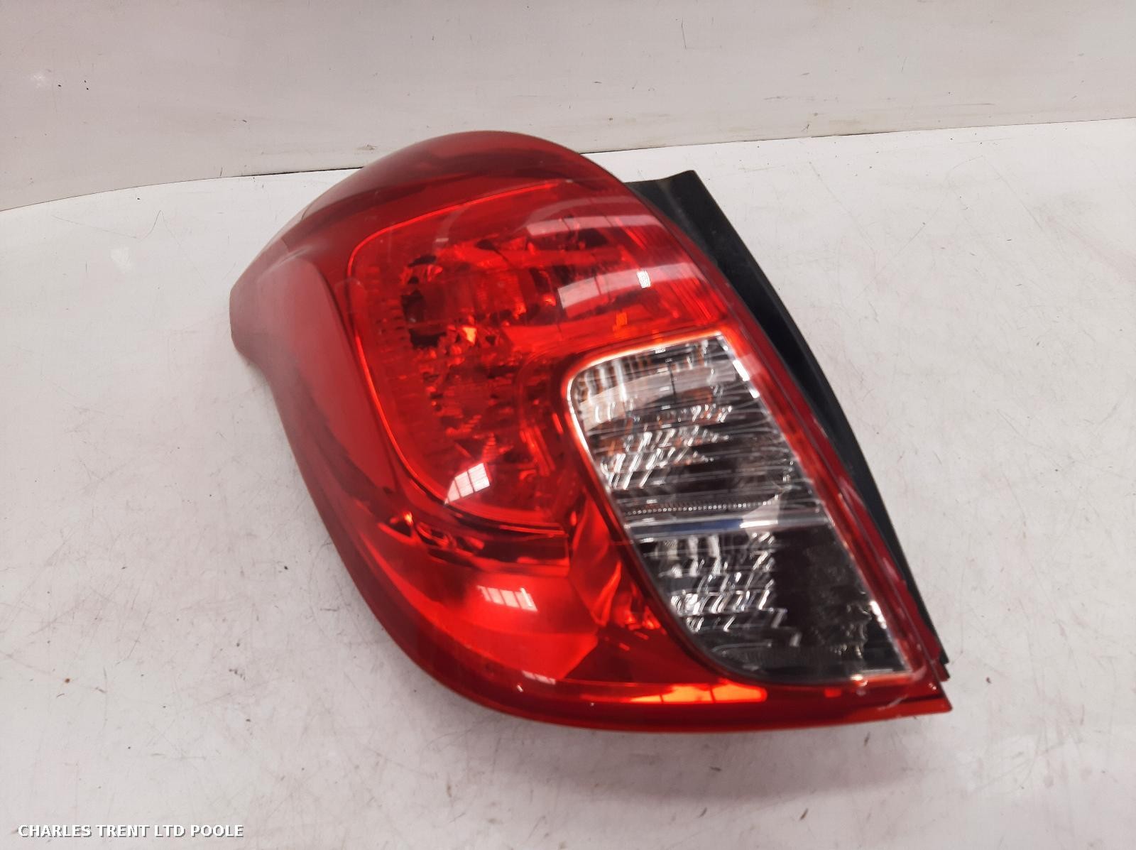 2015 - VAUXHALL - MOKKA - TAIL LIGHT / REAR LIGHT (LEFT / PASSENGER SIDE)