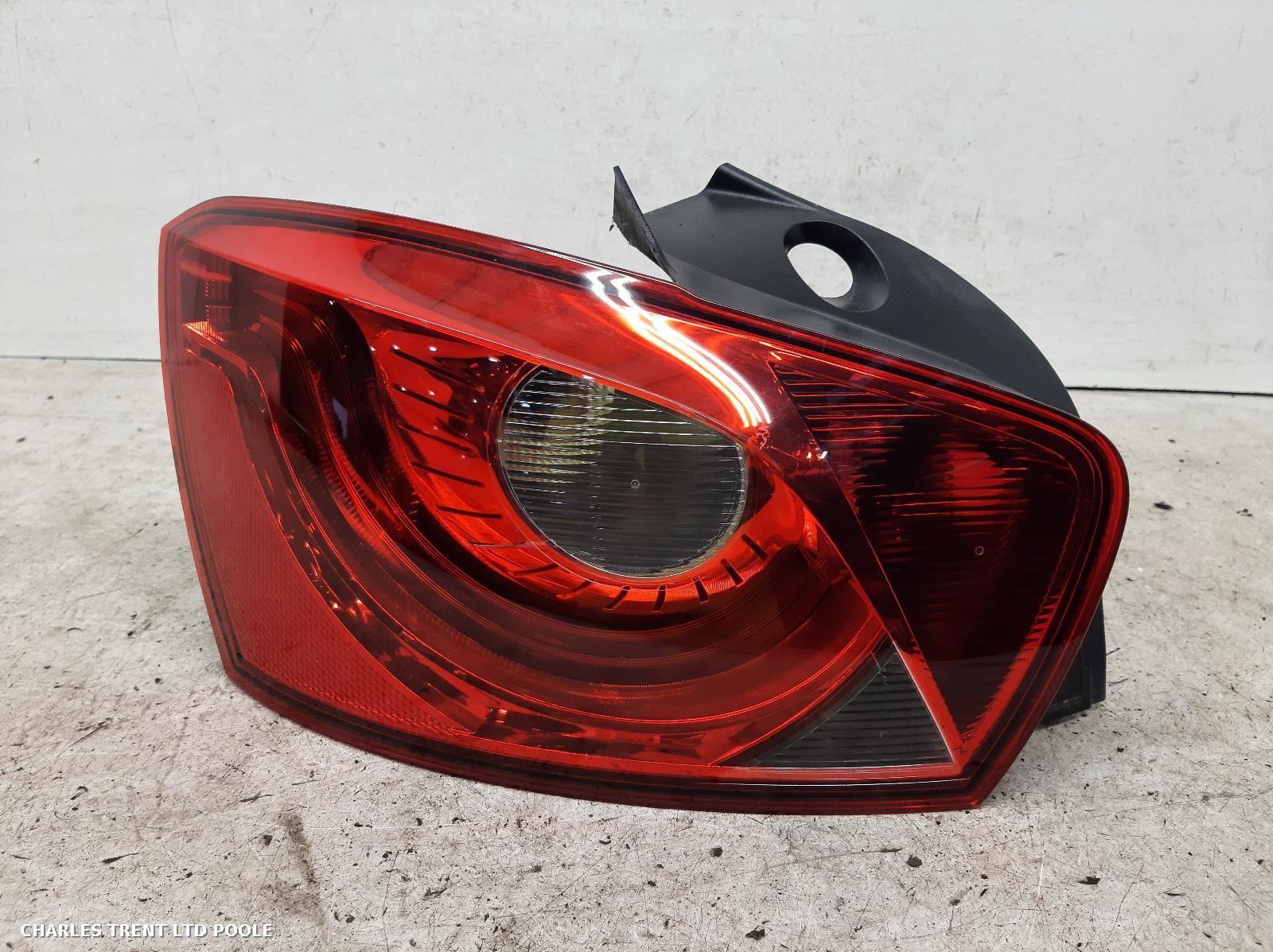 2016 - SEAT - IBIZA - TAIL LIGHT / REAR LIGHT (LEFT / PASSENGER SIDE)