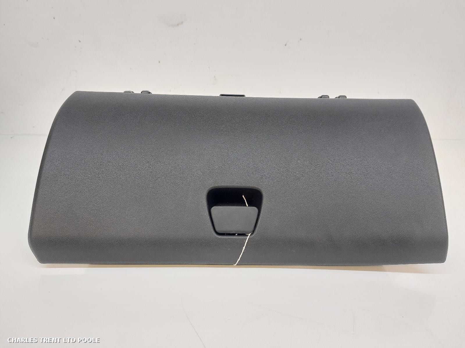 2015 - TOYOTA - AYGO - GLOVE BOX