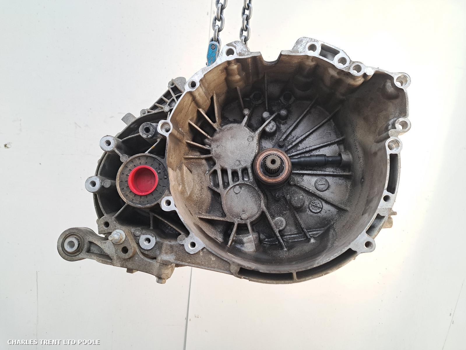 2015 - VOLVO - V40 - GEARBOX / TRANSMISSION