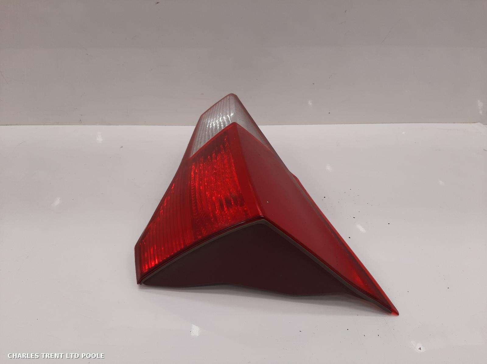 2014 - TOYOTA - RAV 4 - TAIL LIGHT / REAR LIGHT (RIGHT / DRIVER SIDE)