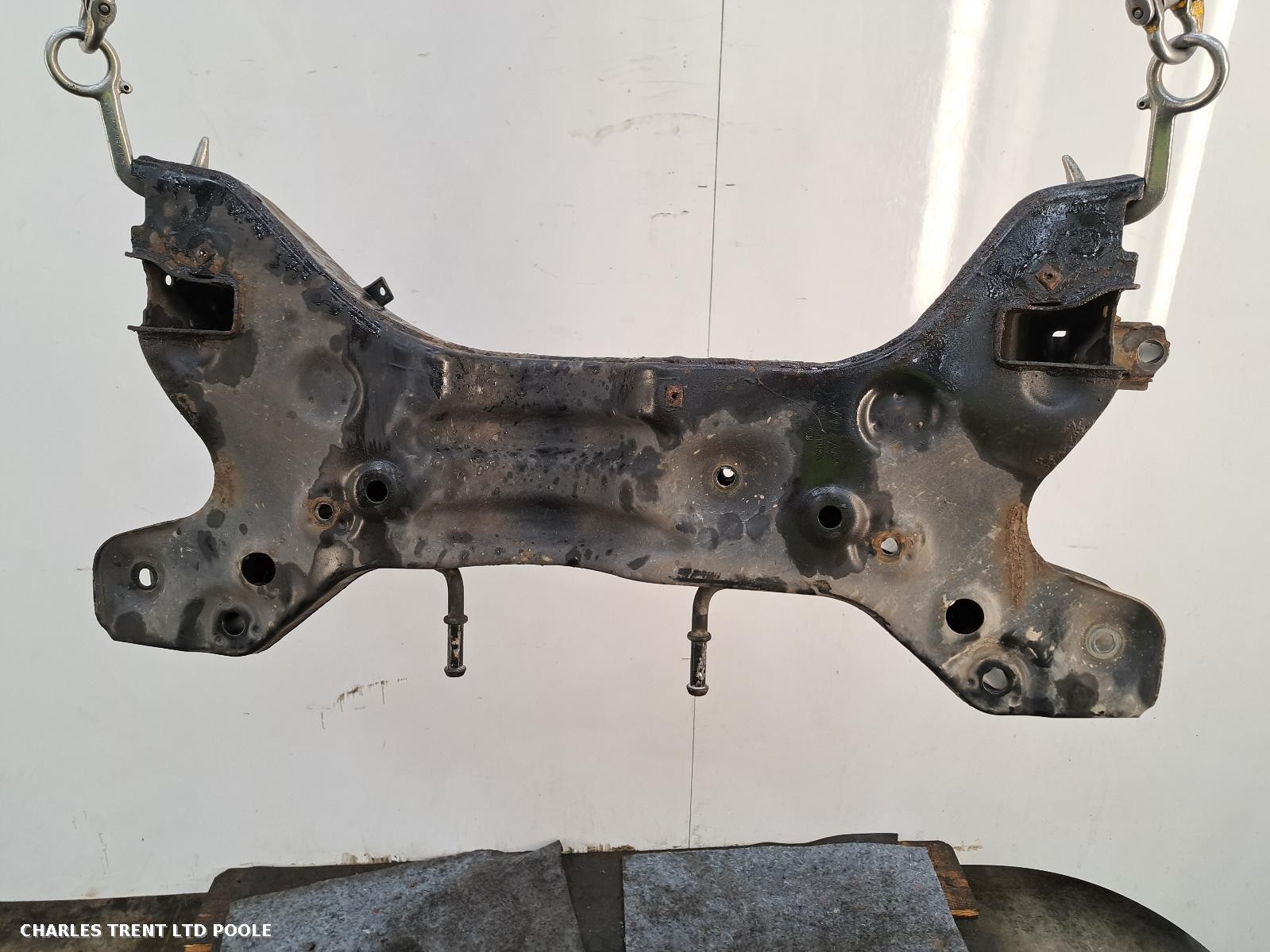 2014 - VOLKSWAGEN - POLO - SUBFRAME (FRONT)