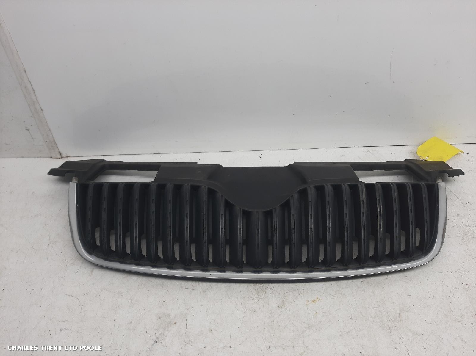 2008 - SKODA - FABIA - GRILLE