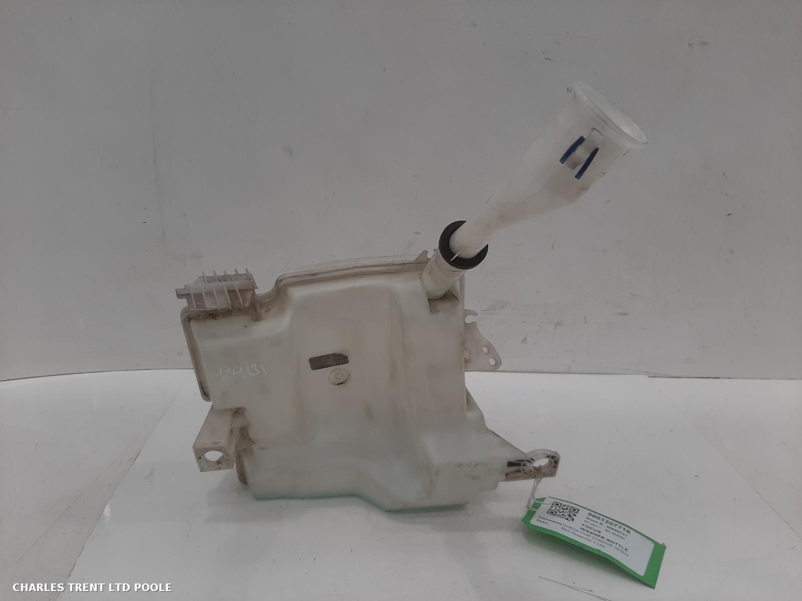 2011 - FORD - FOCUS - WASHER BOTTLE