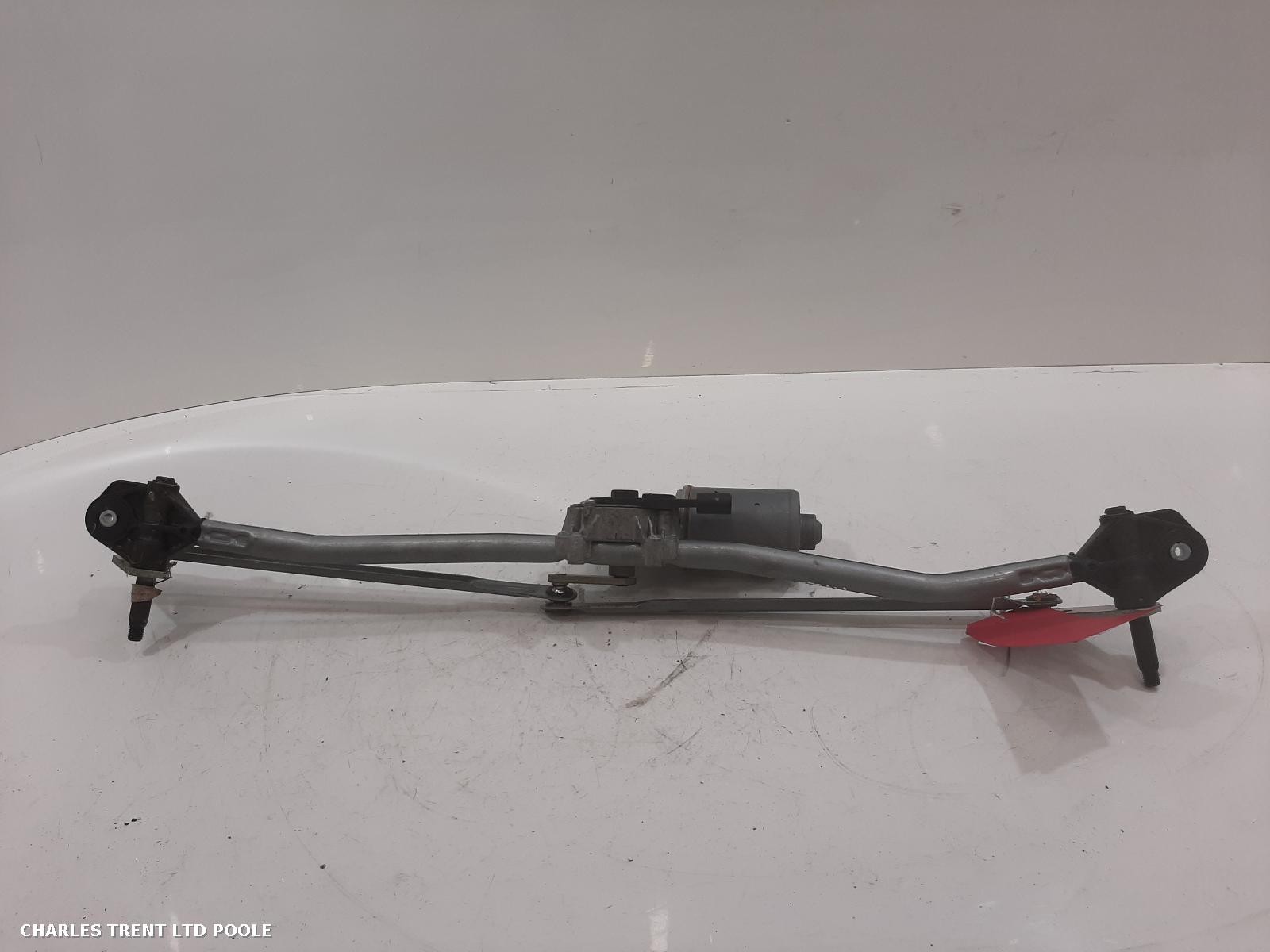 2013 - MINI (BMW) - COUNTRYMAN - WIPER MOTOR (FRONT)