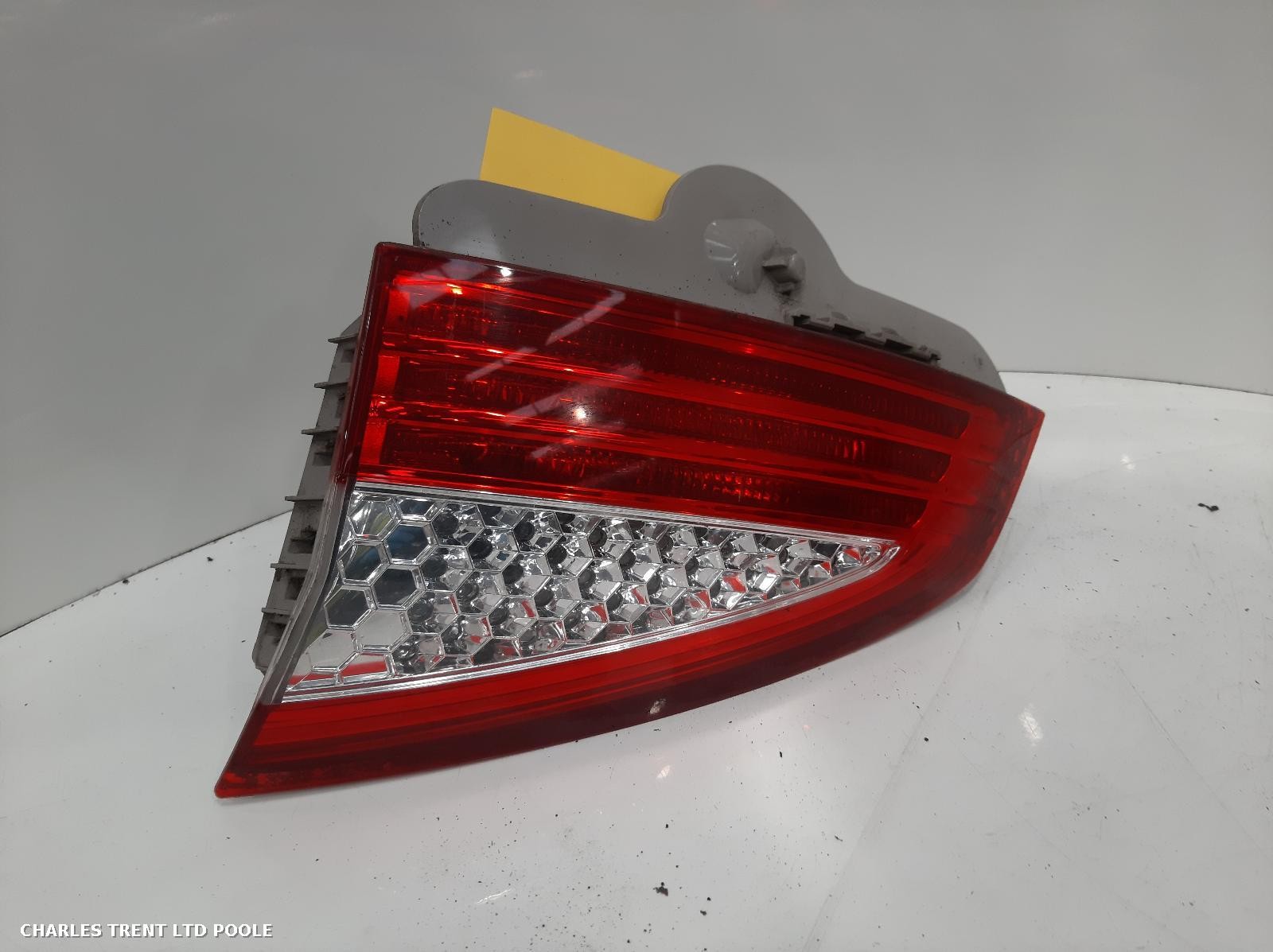 2009 - FORD - MONDEO - TAIL LIGHT / REAR LIGHT (RIGHT / DRIVER SIDE)