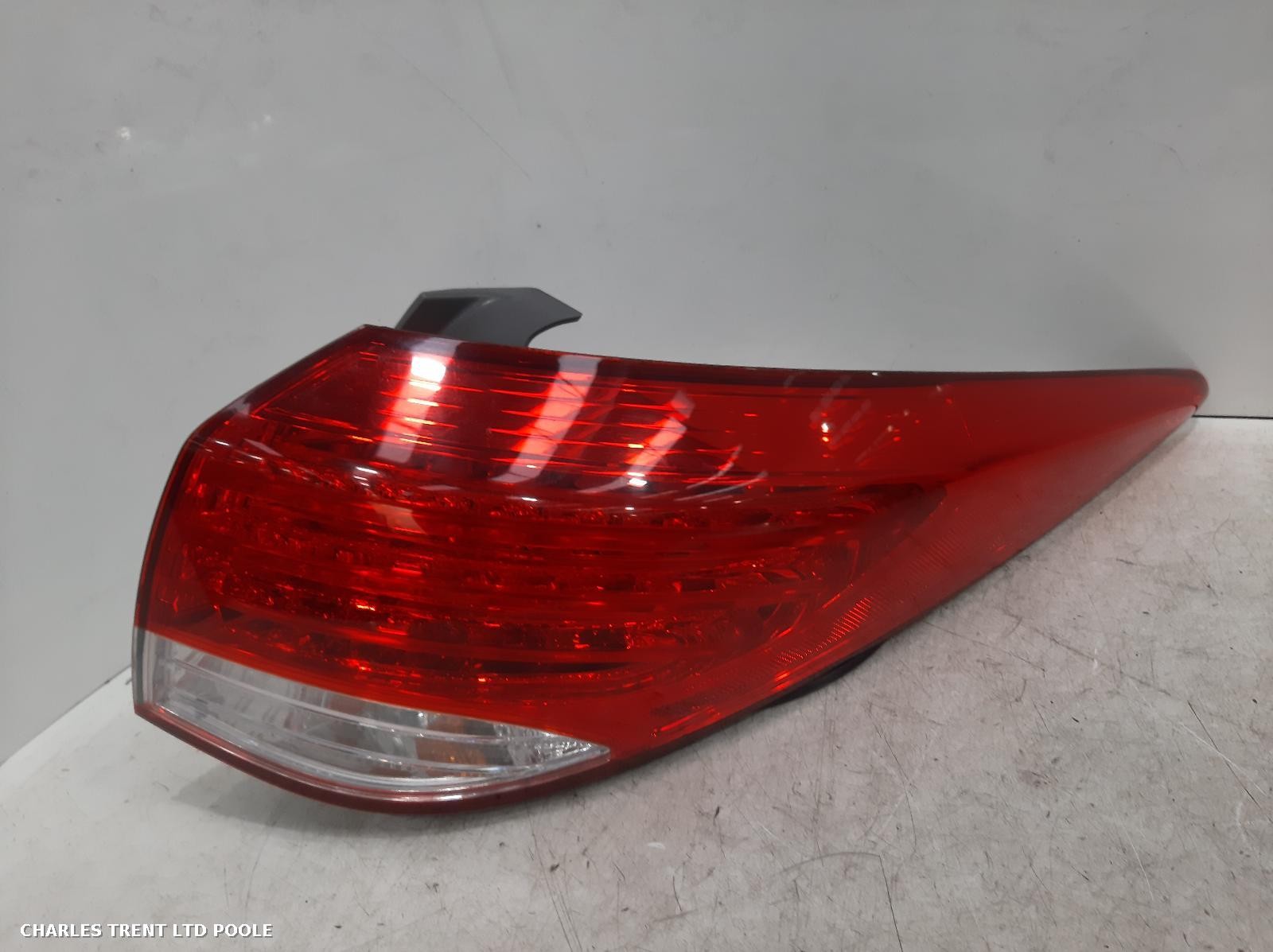 2014 - HYUNDAI - I40 - TAIL LIGHT / REAR LIGHT (RIGHT / DRIVER SIDE)