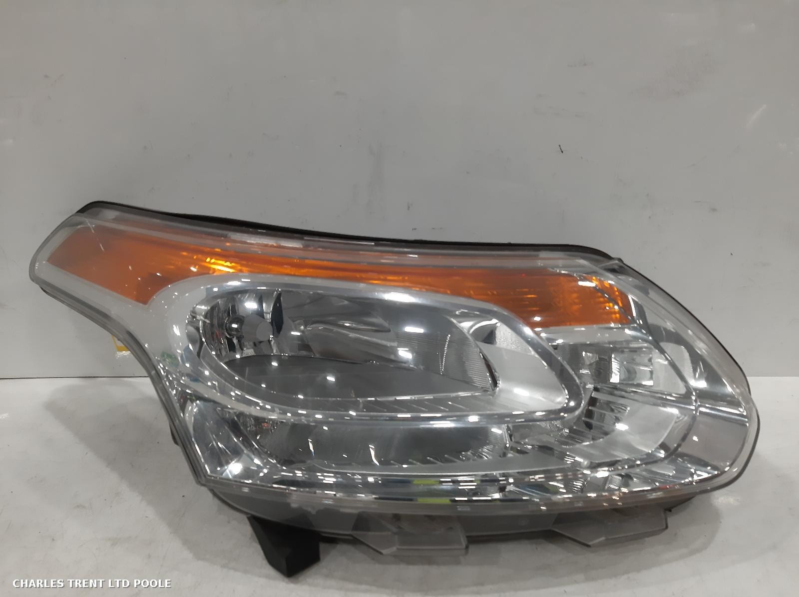 2012 - CITROEN - C3 PICASSO - HEADLIGHT / HEADLAMP (RIGHT / DRIVER SIDE)