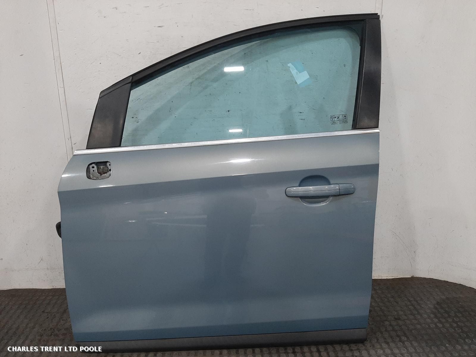 2009 - FORD - KUGA - DOOR (FRONT - LEFT / PASSENGER SIDE)