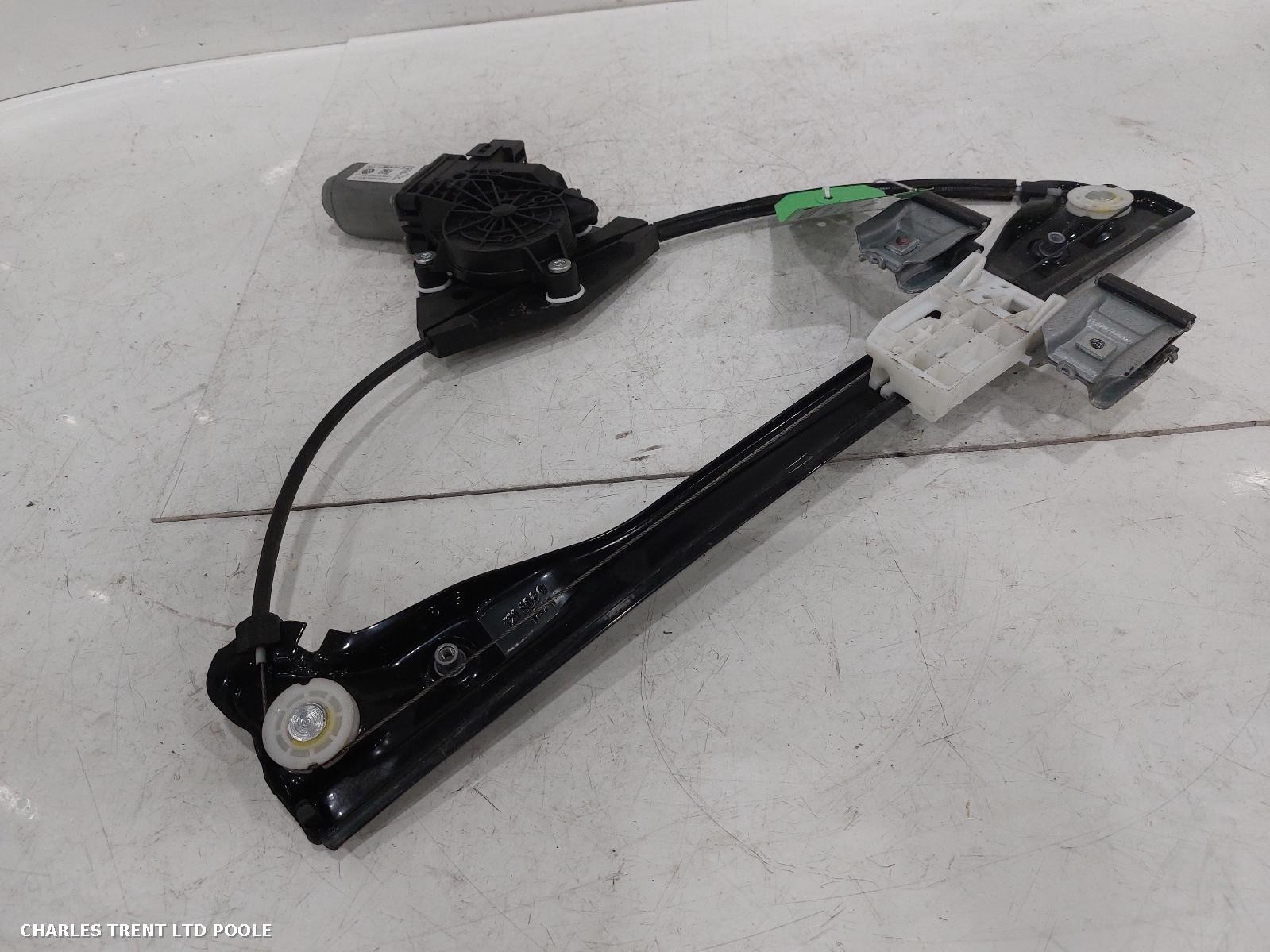 2012 - SKODA - FABIA - WINDOW MOTOR (FRONT - LEFT / PASSENGER SIDE)