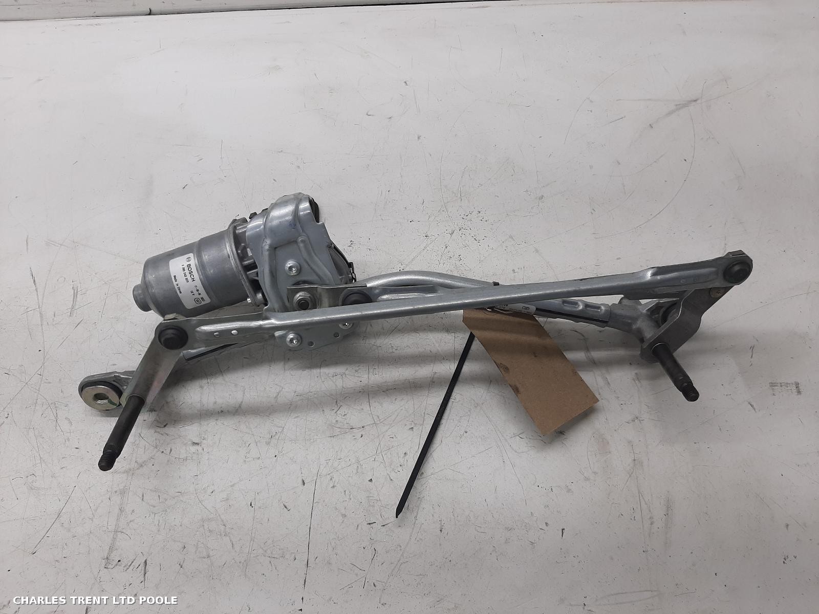 2018 - BMW - X1 - WIPER MOTOR (FRONT)