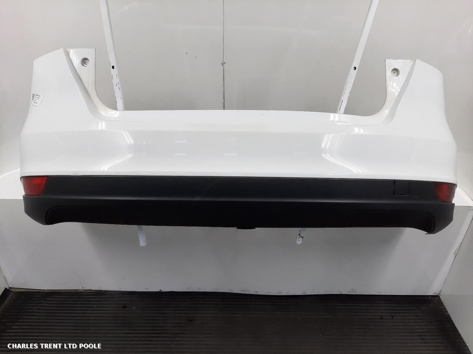 2014 - FORD - FOCUS - BUMPER (REAR)