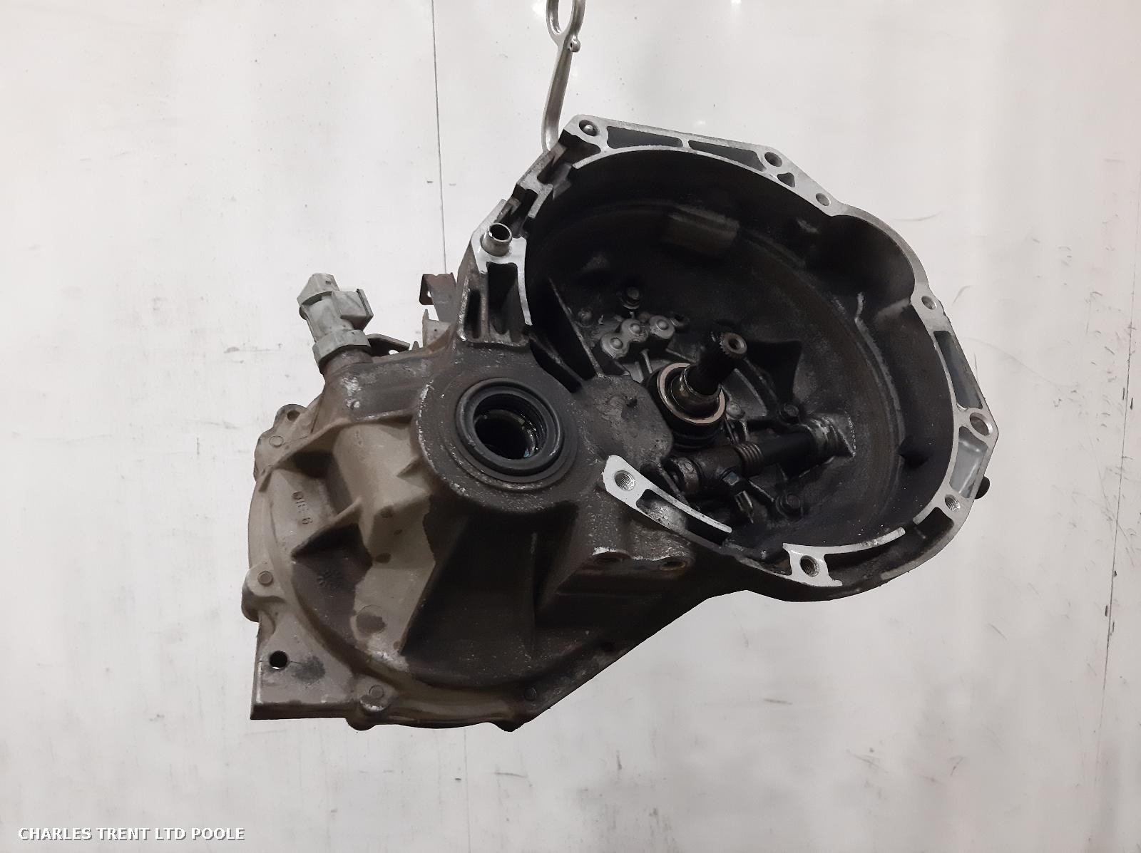 2013 - HYUNDAI - I10 - GEARBOX / TRANSMISSION