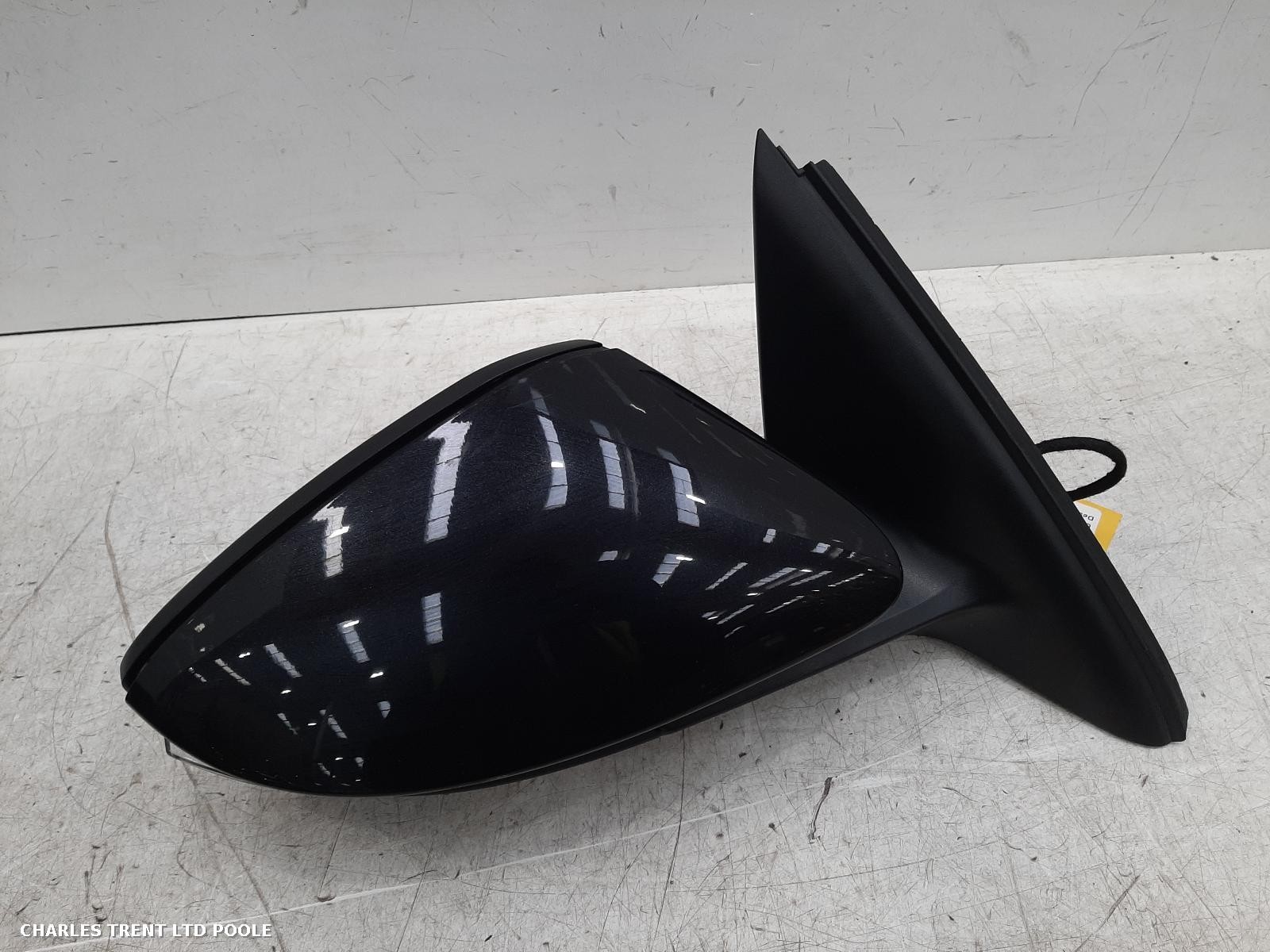 2019 - SKODA - OCTAVIA - DOOR MIRROR / WING MIRROR (RIGHT / DRIVER SIDE)