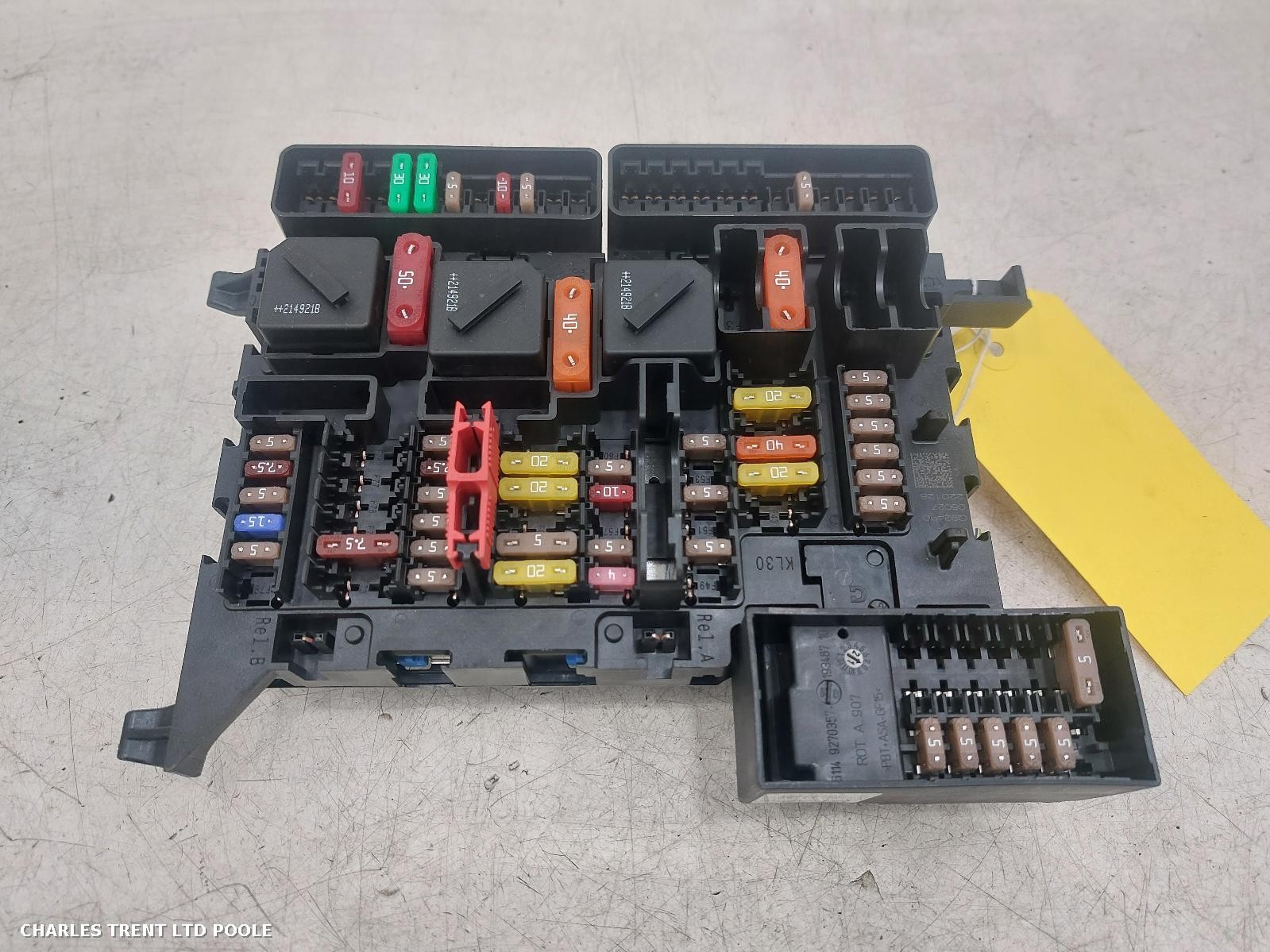 2022 - MINI (BMW) - MINI - FUSE BOX