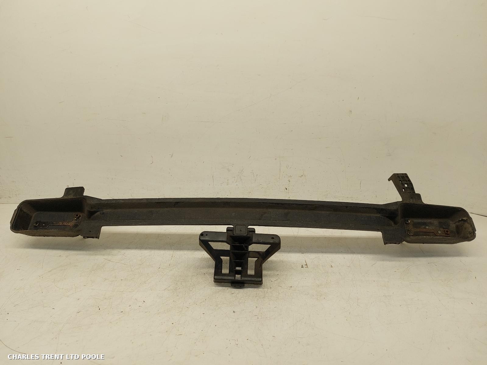 2011 - HYUNDAI - I20 - BUMPER REINFORCEMENT (REAR)