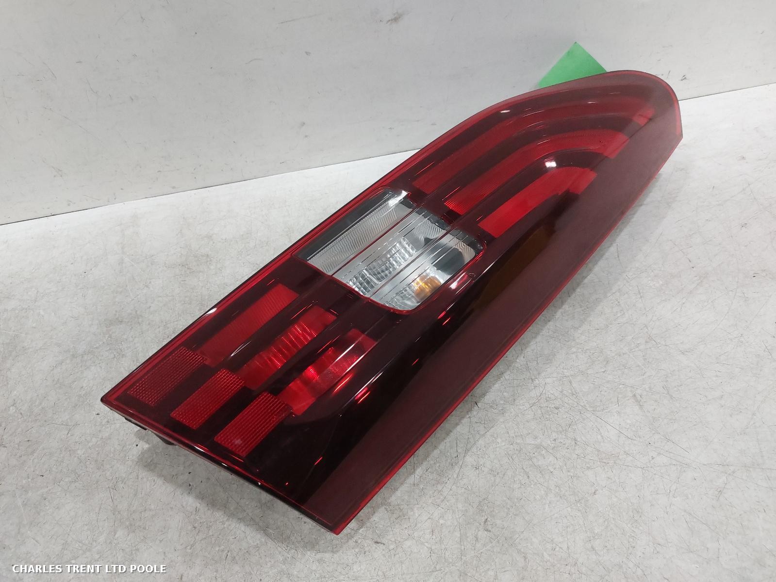 2019 - PEUGEOT - RIFTER - TAIL LIGHT / REAR LIGHT (RIGHT / DRIVER SIDE)