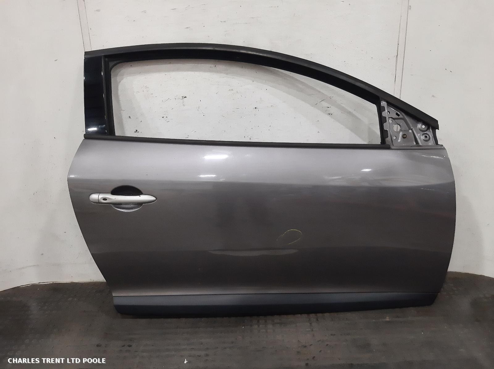 2011 - RENAULT - MEGANE - DOOR (FRONT - RIGHT / DRIVER SIDE)