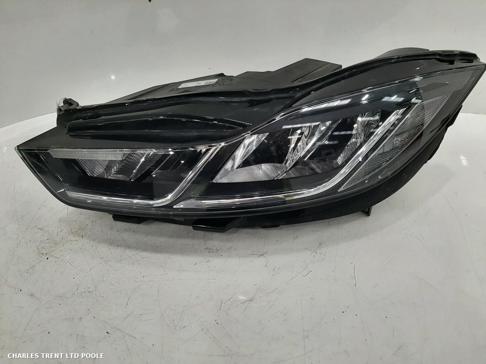 2018 - JAGUAR - I-PACE - HEADLIGHT / HEADLAMP (LEFT / PASSENGER SIDE)