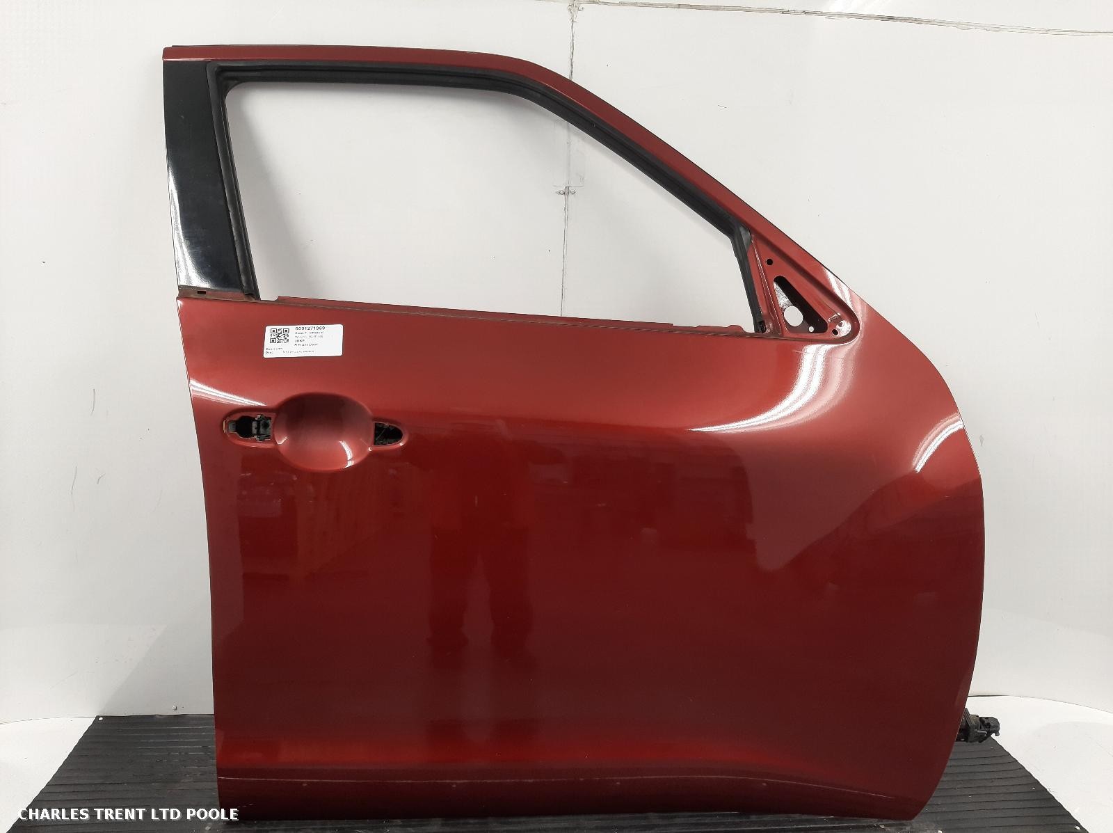 2013 - NISSAN - JUKE - DOOR (FRONT - RIGHT / DRIVER SIDE)