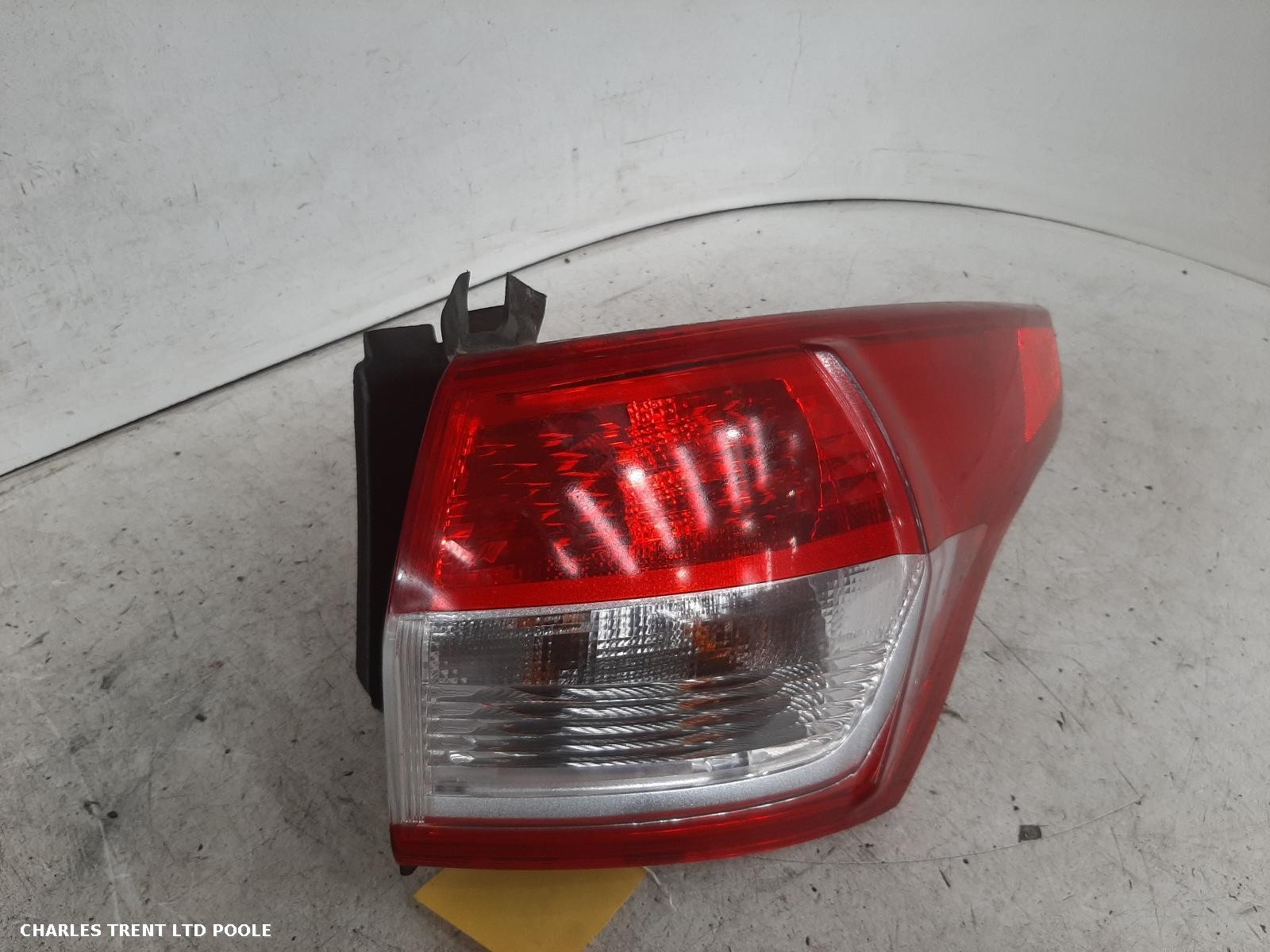 2013 - FORD - KUGA - TAIL LIGHT / REAR LIGHT (RIGHT / DRIVER SIDE)