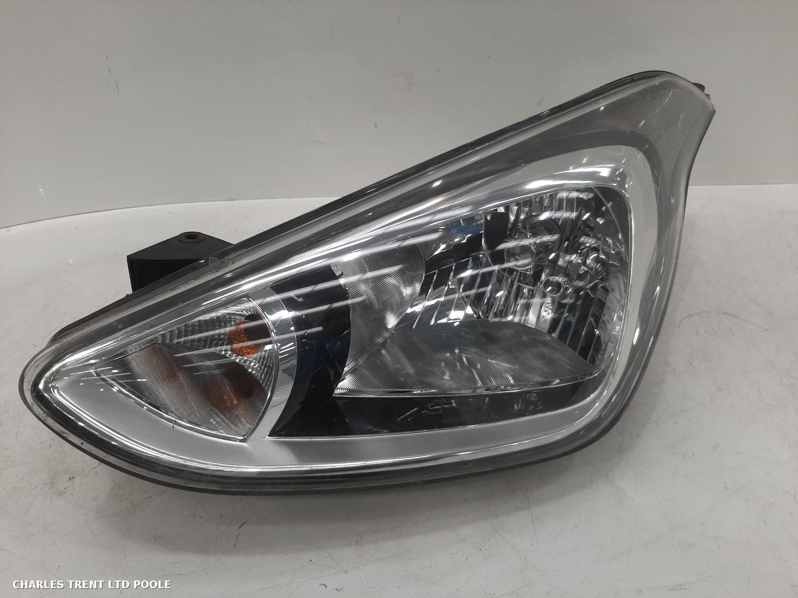 2015 - HYUNDAI - I10 - HEADLIGHT / HEADLAMP (LEFT / PASSENGER SIDE)