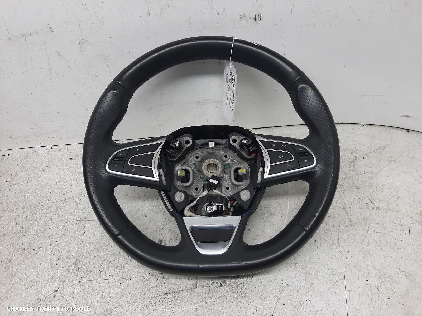 2019 - RENAULT - MEGANE - STEERING WHEEL