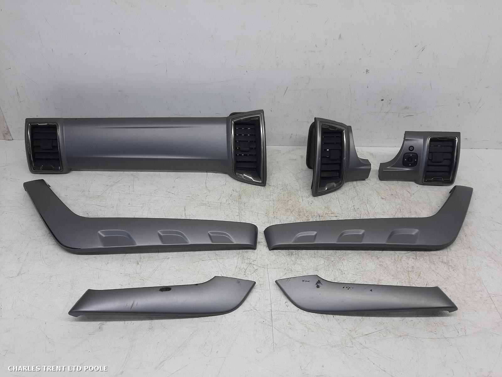 2021 - FORD - RANGER - TRIM PANEL