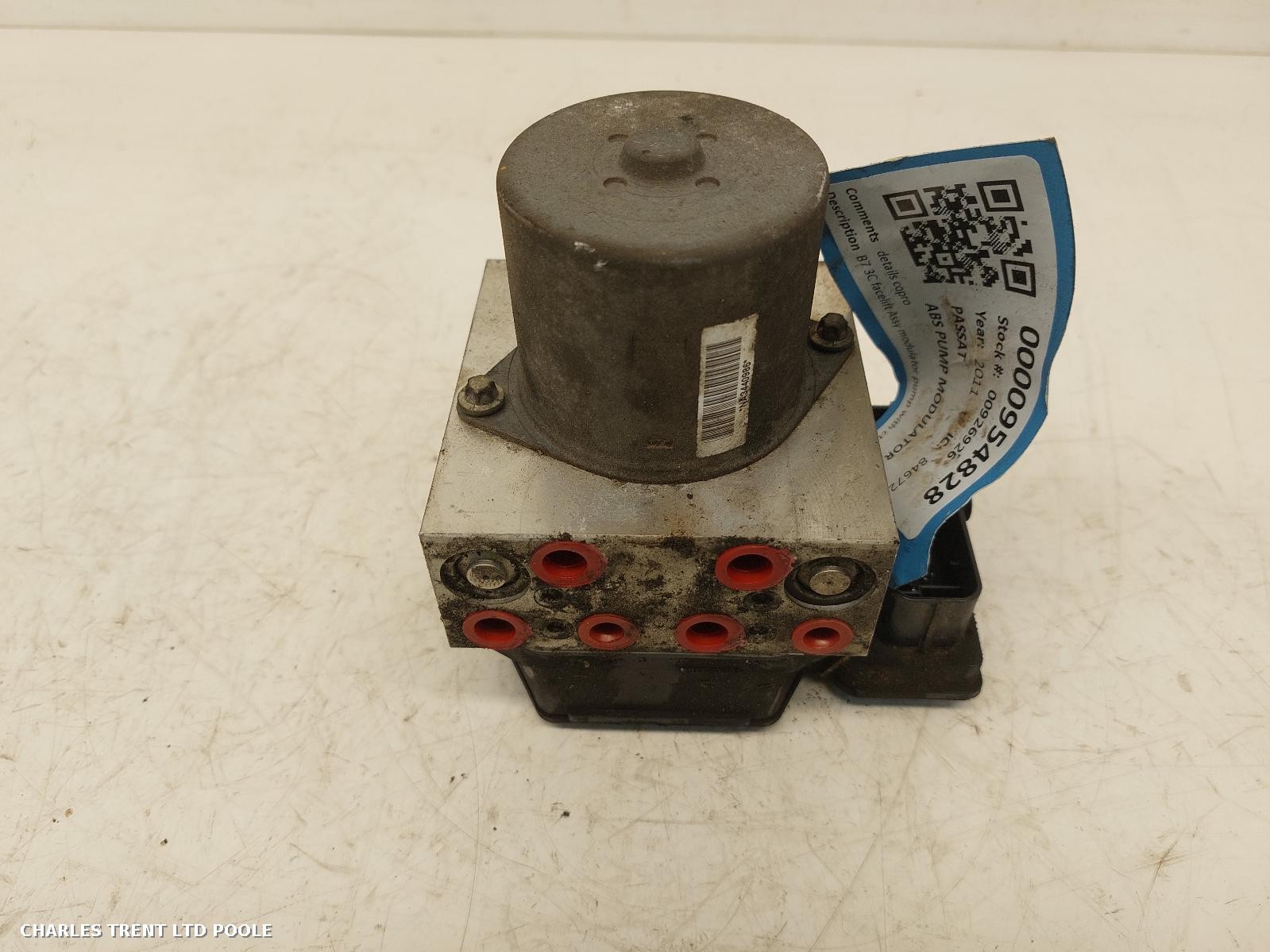 2011 - VOLKSWAGEN - PASSAT - ABS PUMP