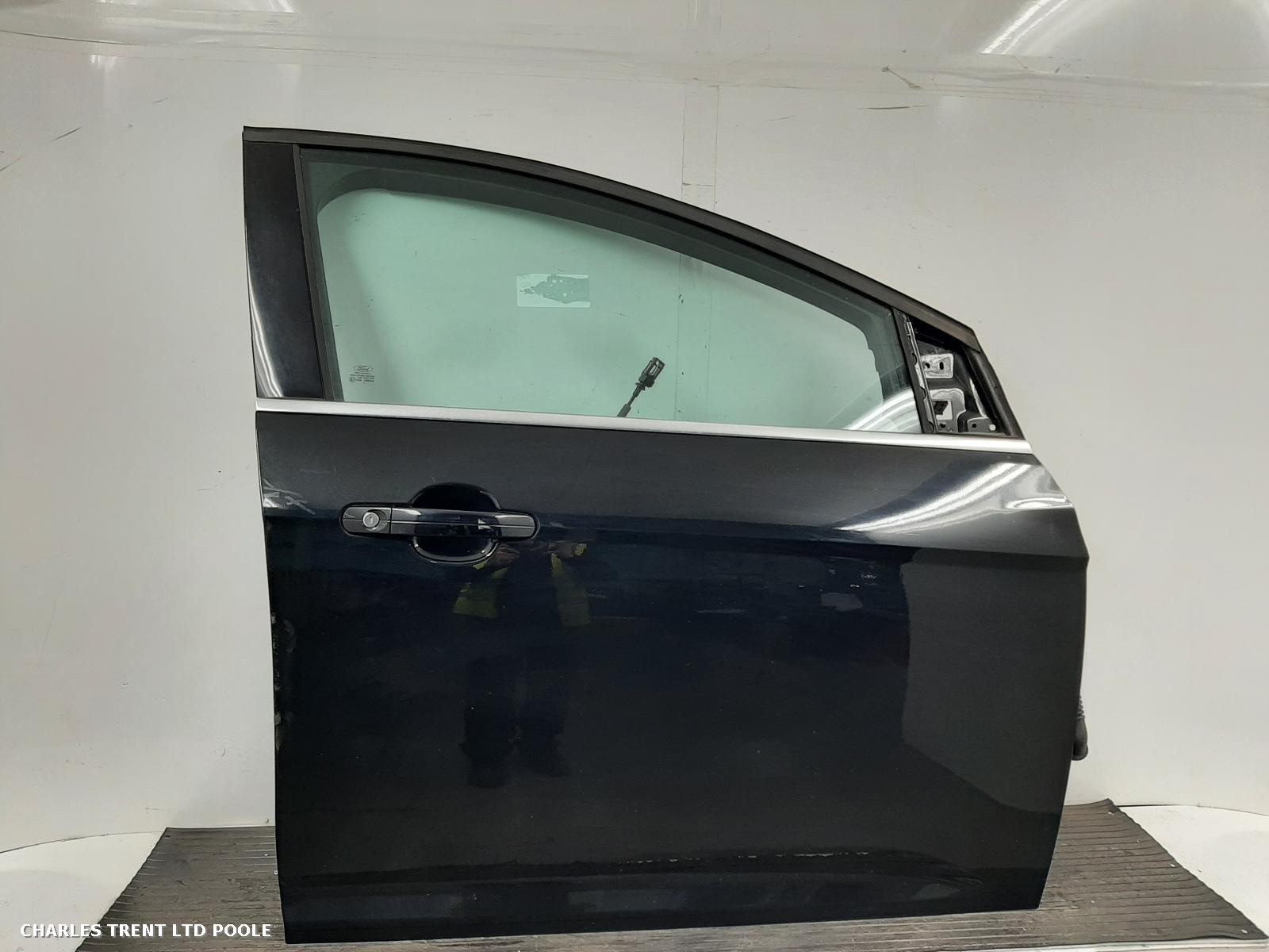 2011 - FORD - FOCUS - DOOR (FRONT - RIGHT / DRIVER SIDE)