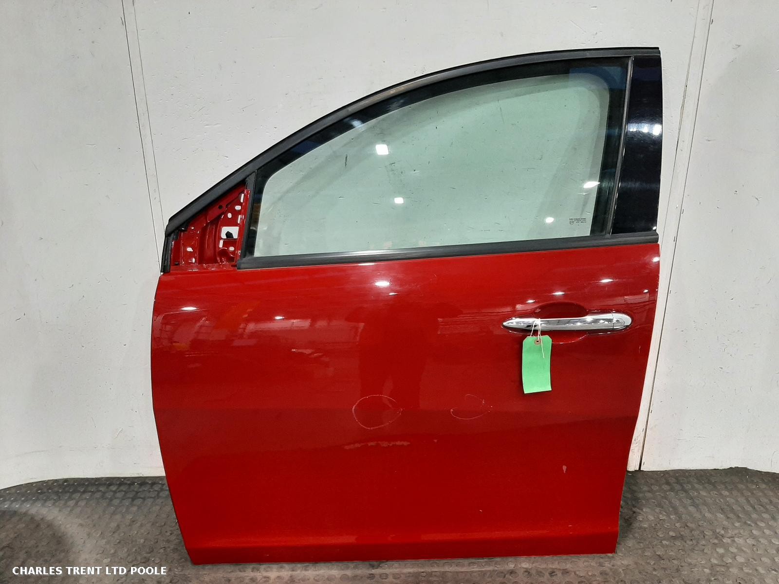 2013 - CHRYSLER - YPSILON - DOOR (FRONT - LEFT / PASSENGER SIDE)