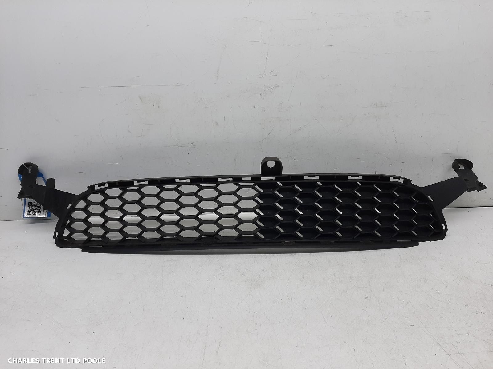 2009 - TOYOTA - AYGO - GRILLE