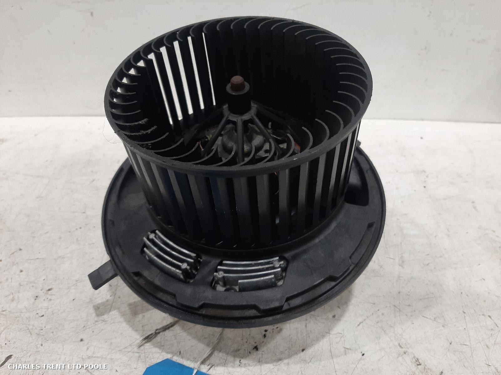 2015 - BMW - X1 - HEATER MOTOR