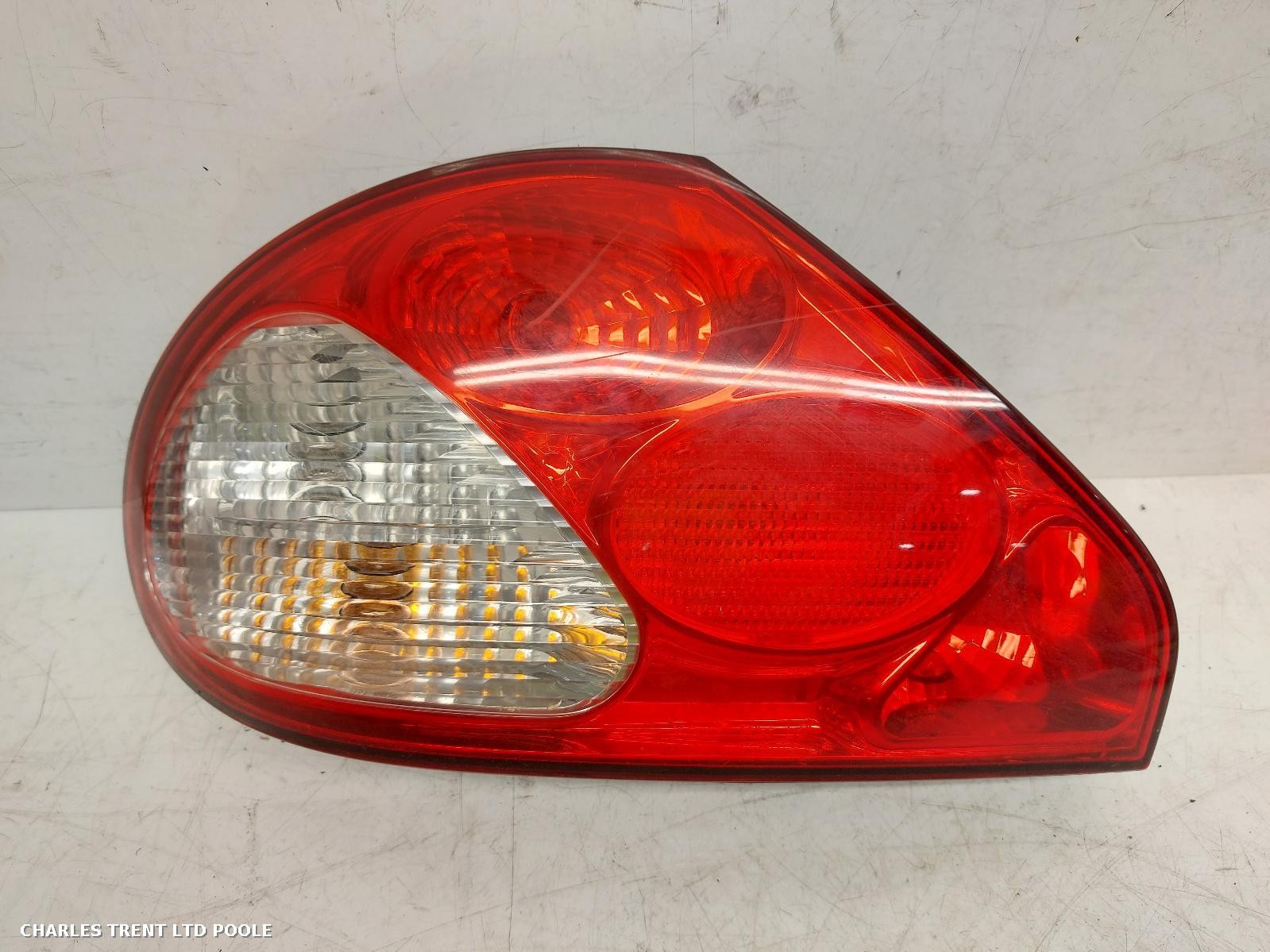 2006 - JAGUAR - X TYPE - TAIL LIGHT / REAR LIGHT (LEFT / PASSENGER SIDE)