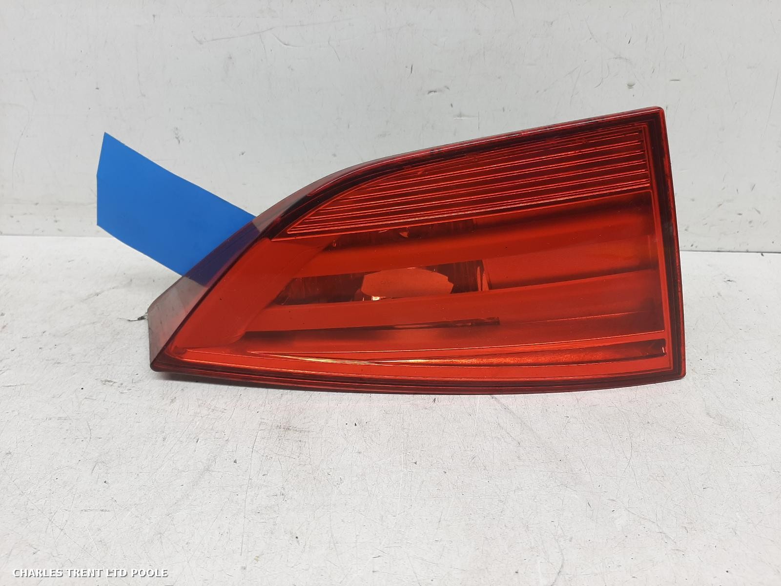 2010 - BMW - X1 - TAIL LIGHT / REAR LIGHT (LEFT / PASSENGER SIDE)