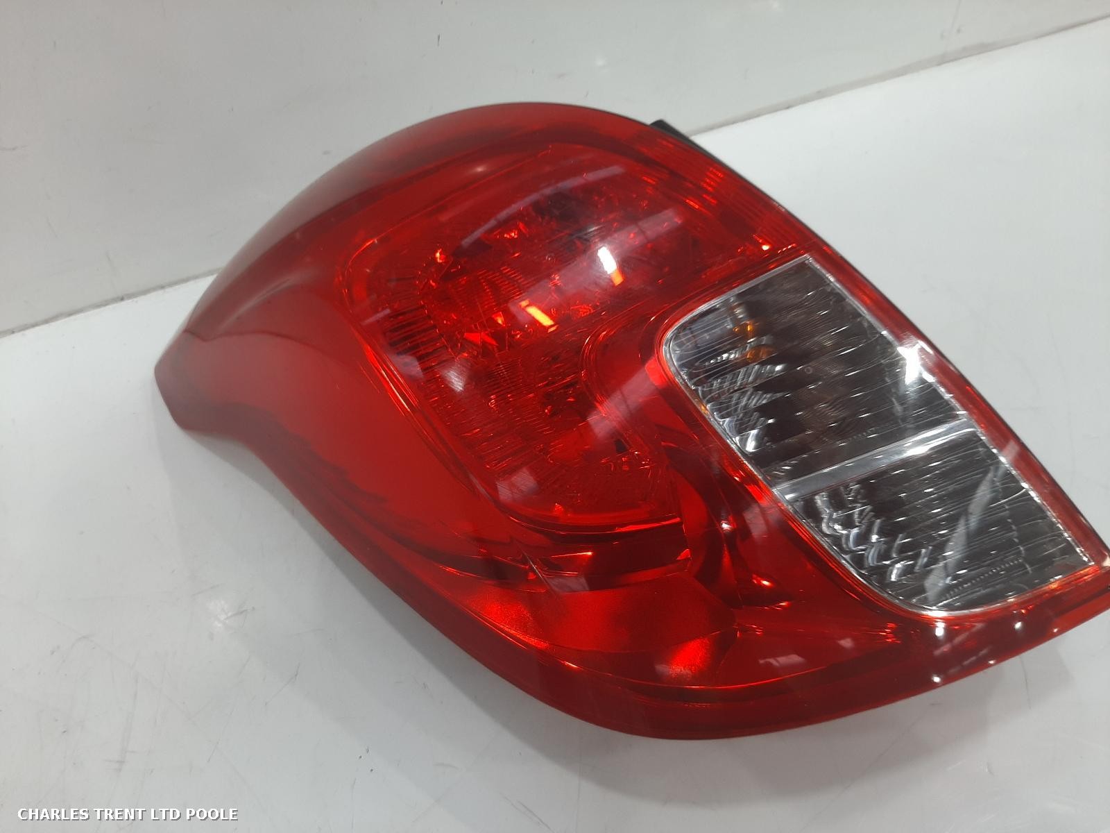 2016 - VAUXHALL - MOKKA - TAIL LIGHT / REAR LIGHT (LEFT / PASSENGER SIDE)