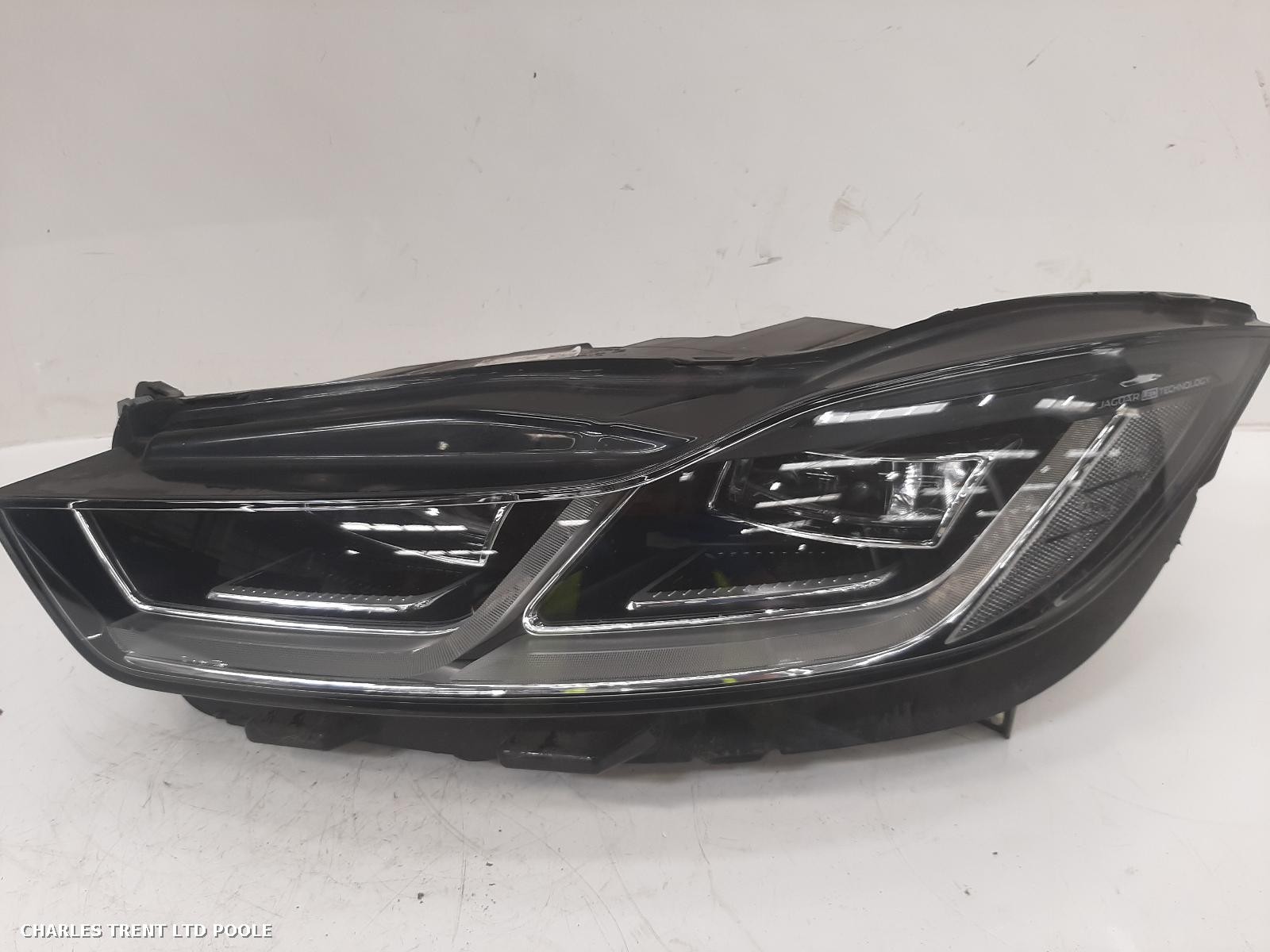 2018 - JAGUAR - I-PACE - HEADLIGHT / HEADLAMP (LEFT / PASSENGER SIDE)