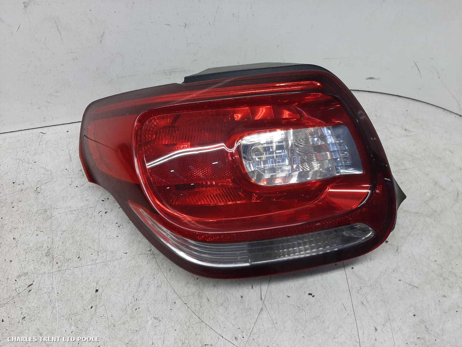 2012 - CITROEN - DS3 - TAIL LIGHT / REAR LIGHT (LEFT / PASSENGER SIDE)