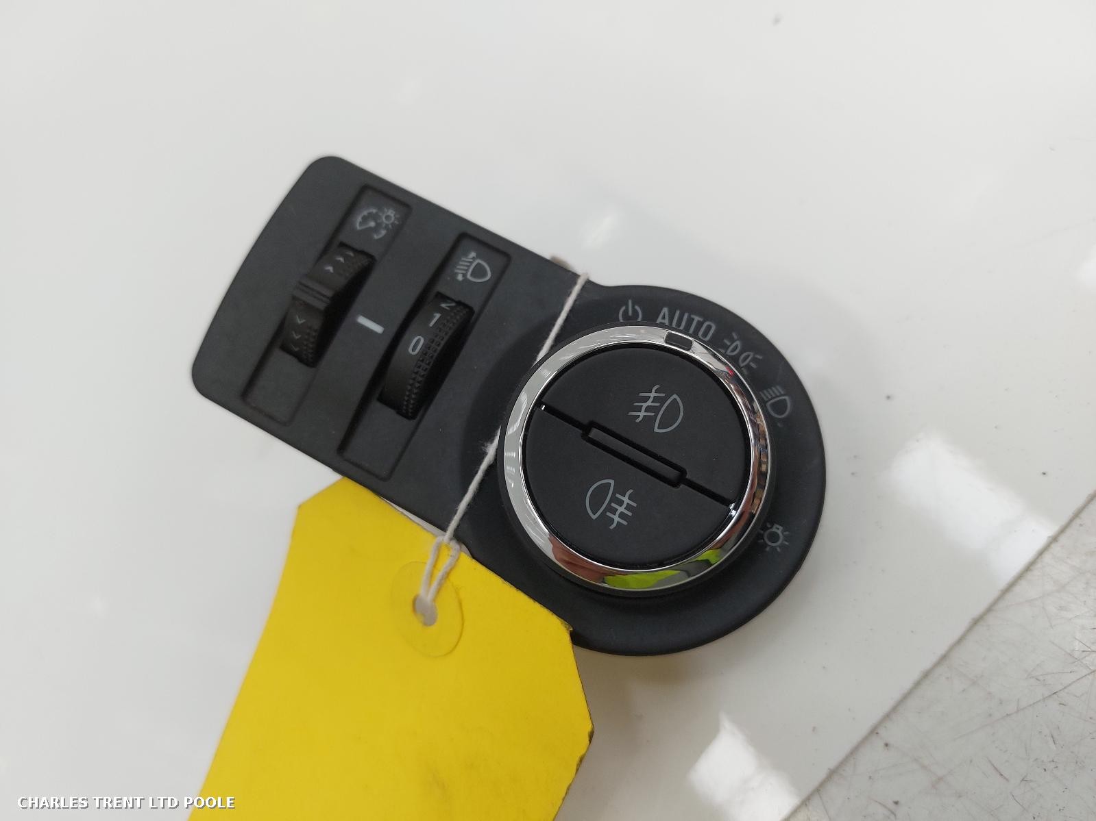 2015 - VAUXHALL - MOKKA - HEADLIGHT / HEADLAMP SWITCH