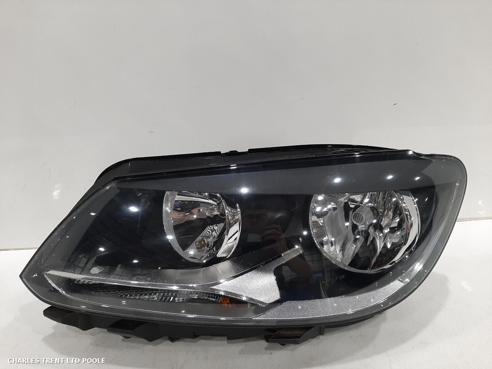 2013 - VOLKSWAGEN - TOURAN - HEADLIGHT / HEADLAMP (LEFT / PASSENGER SIDE)