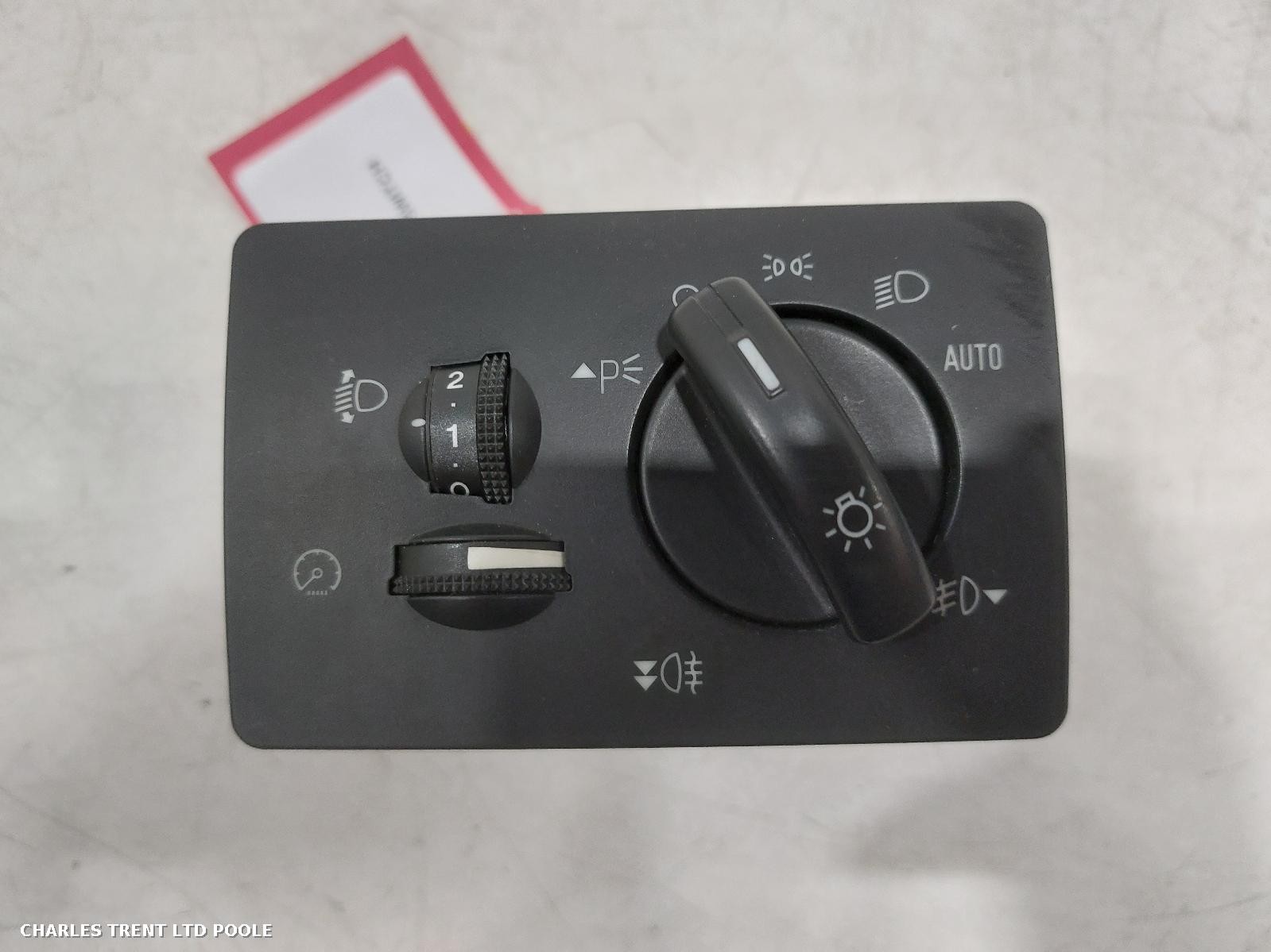 2011 - FORD - KUGA - HEADLIGHT / HEADLAMP SWITCH