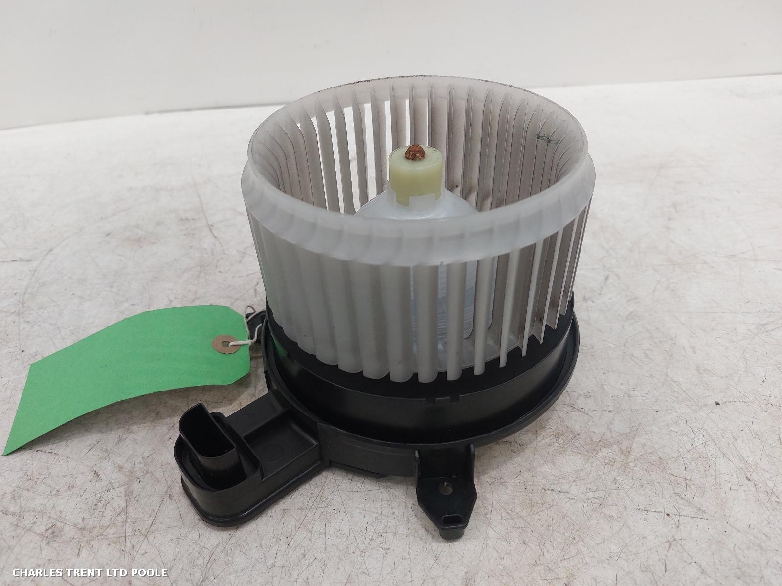 2021 - TOYOTA - YARIS - HEATER MOTOR