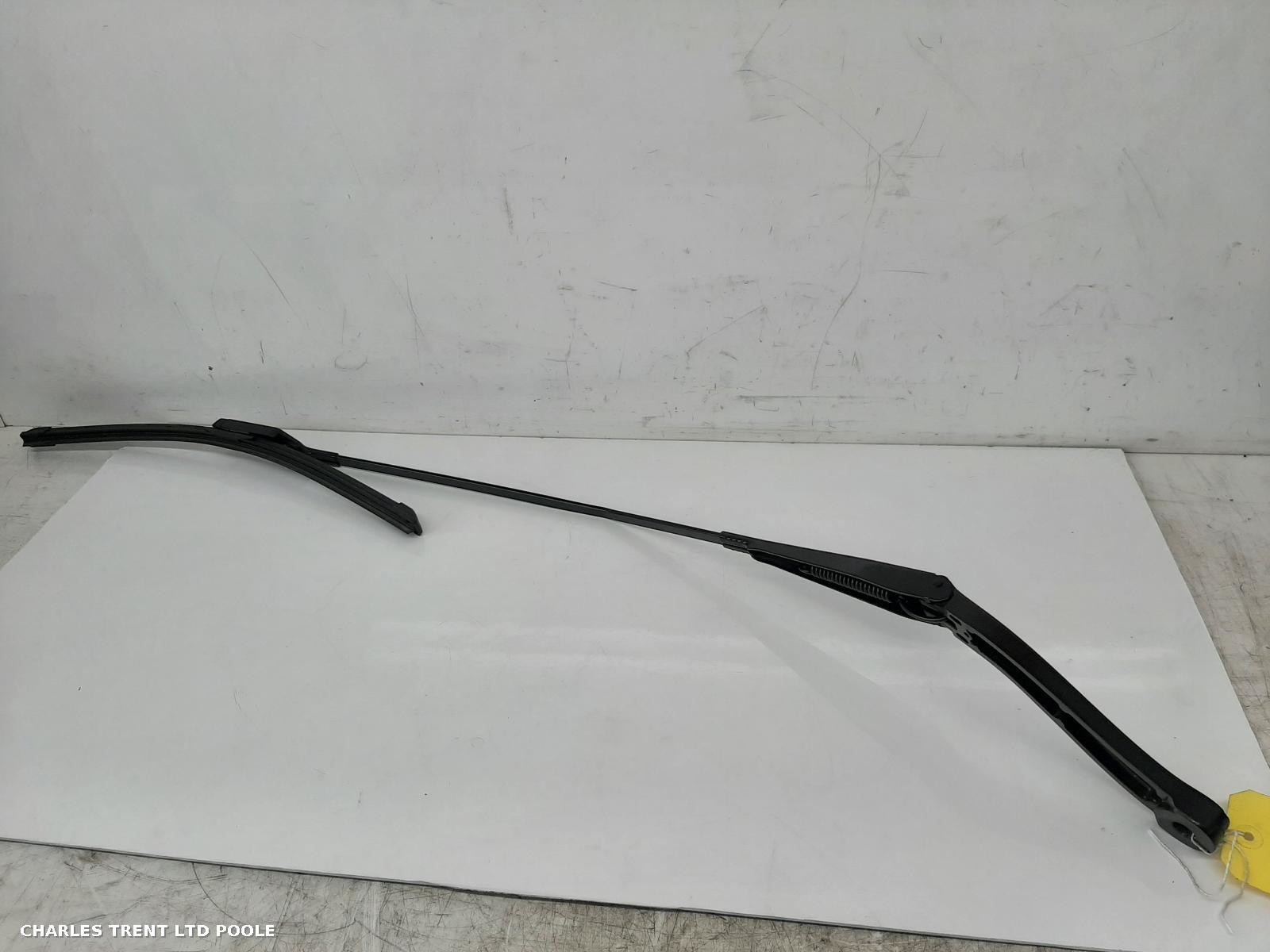 2020 - RENAULT - TRAFIC - WIPER ARM